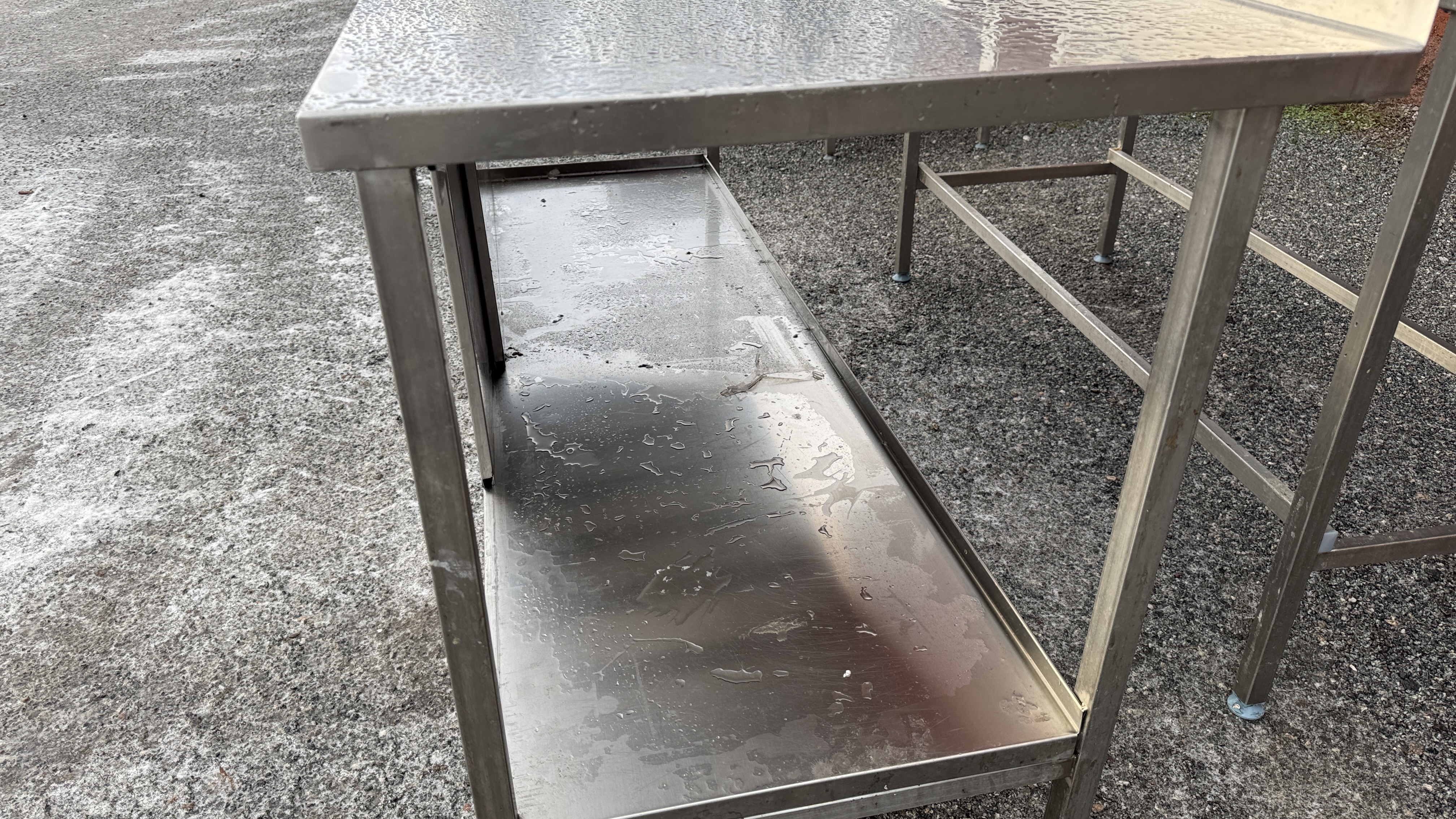 Used Arbetsbänk med hyllor 180x65cm