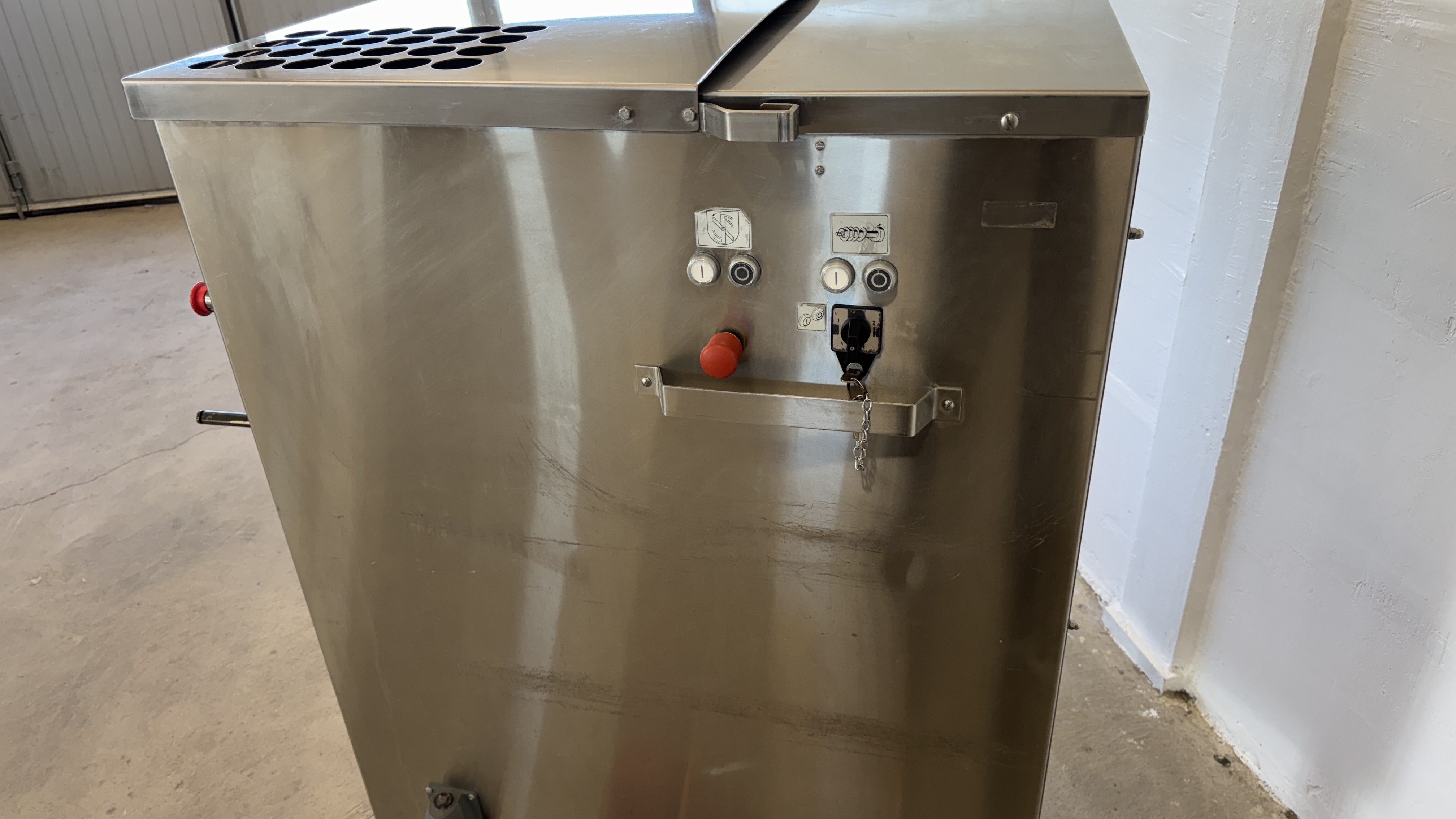 Used Blandarkvarn KT LM-130 #2684