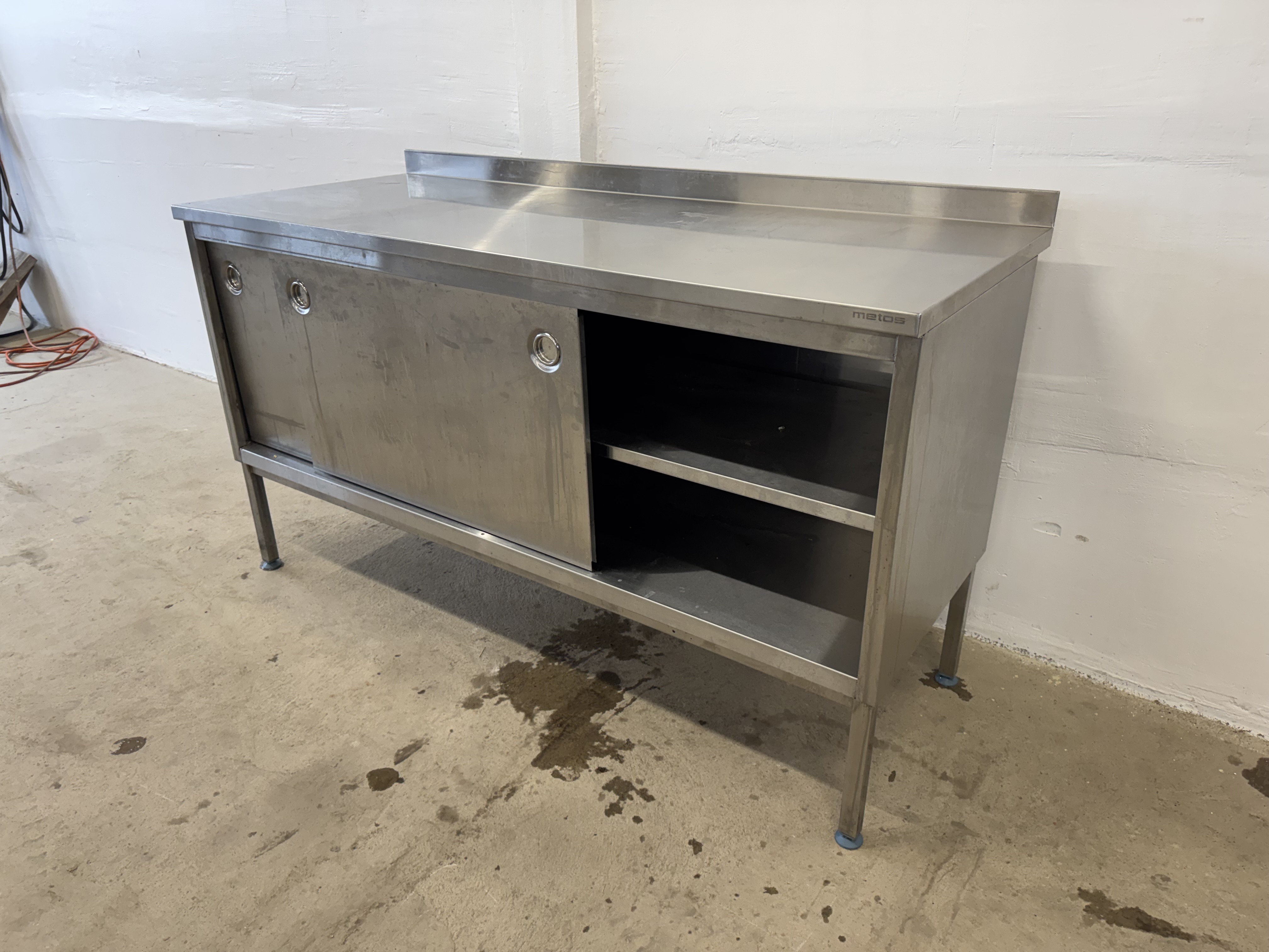 Used Skåp 160x65x89