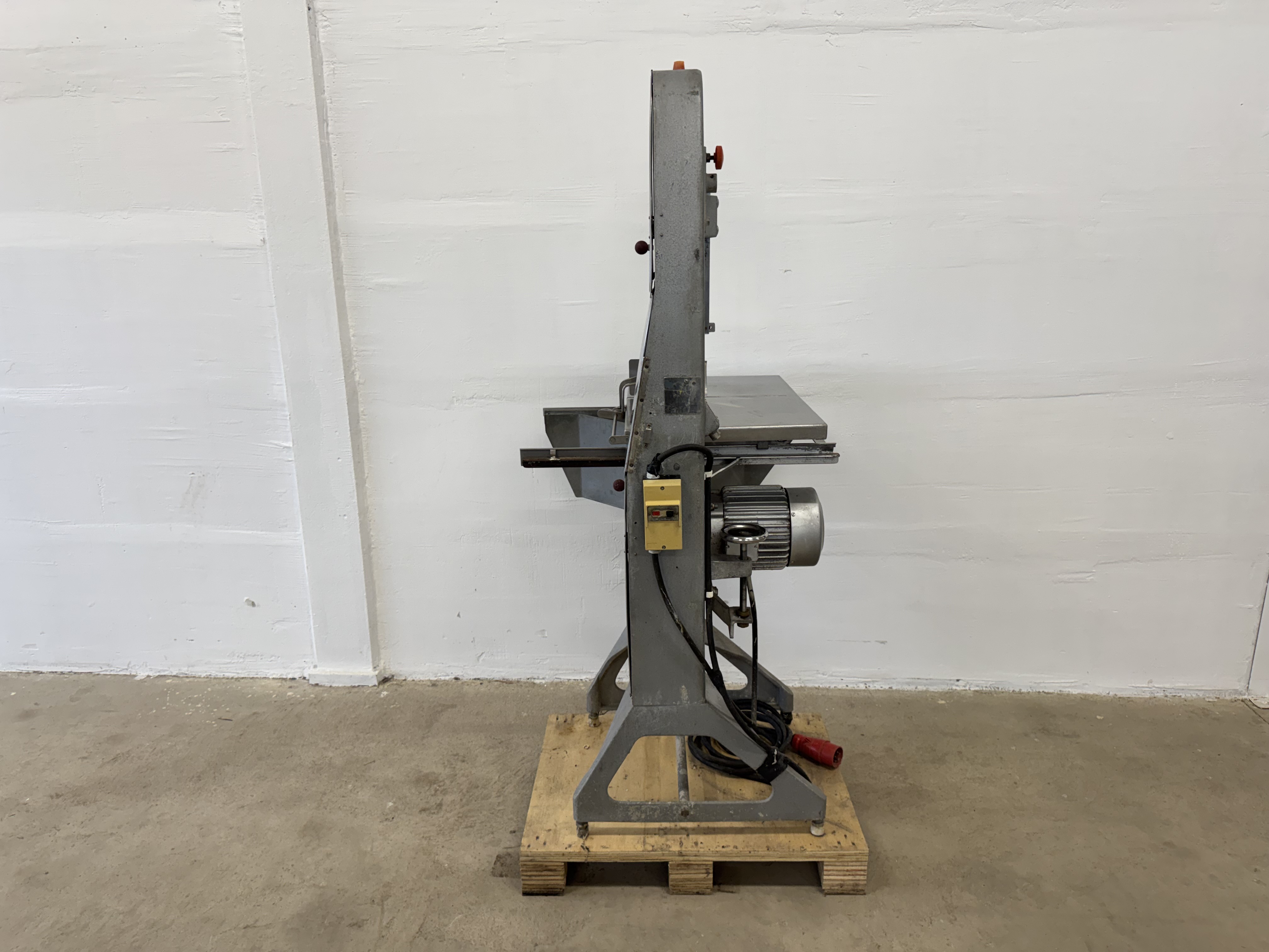 Used Bandsåg BM-35. Endast lämplig till hobbybruk #2856