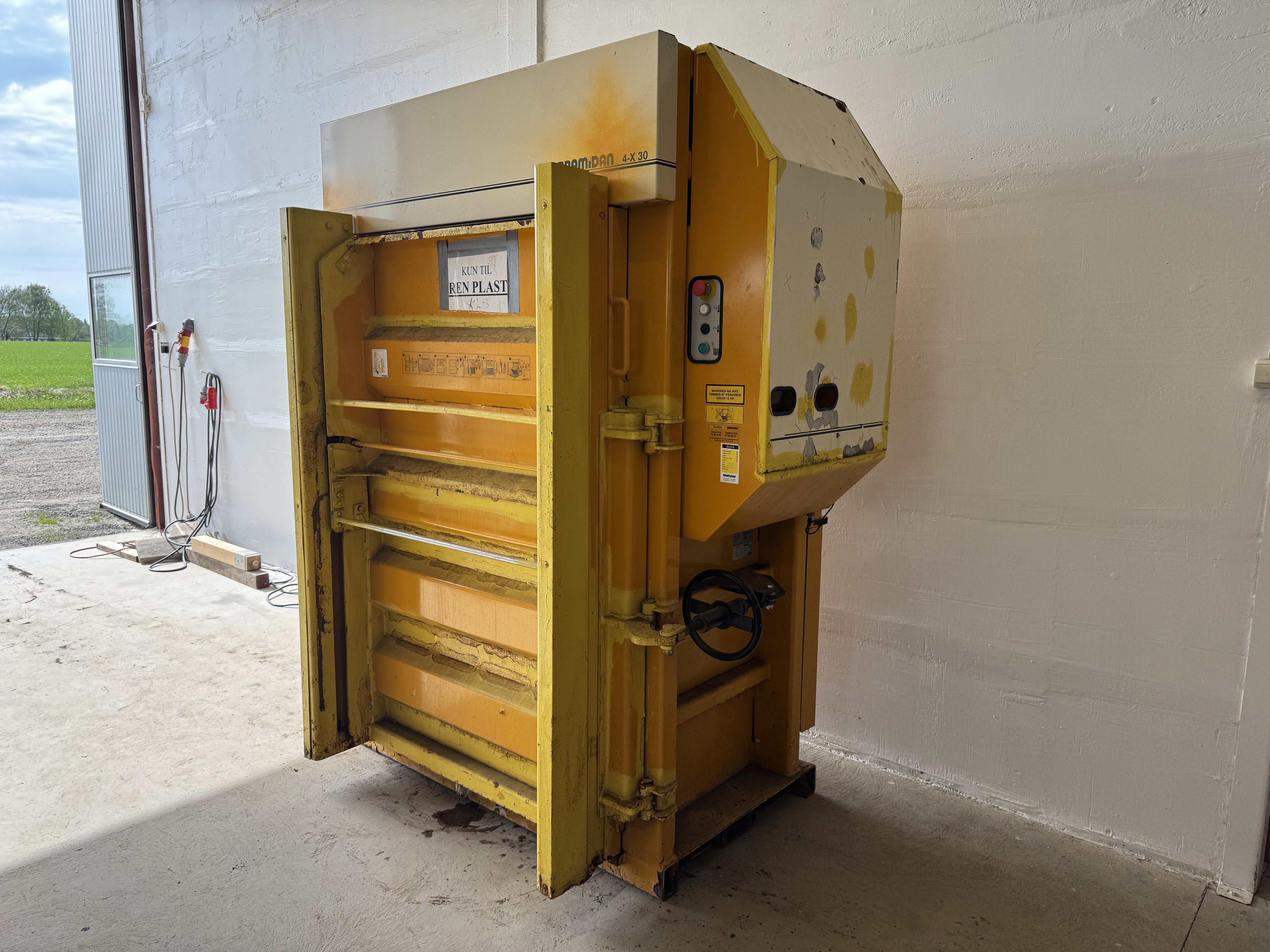 Used Press Bramidan 4-x 30 #2881