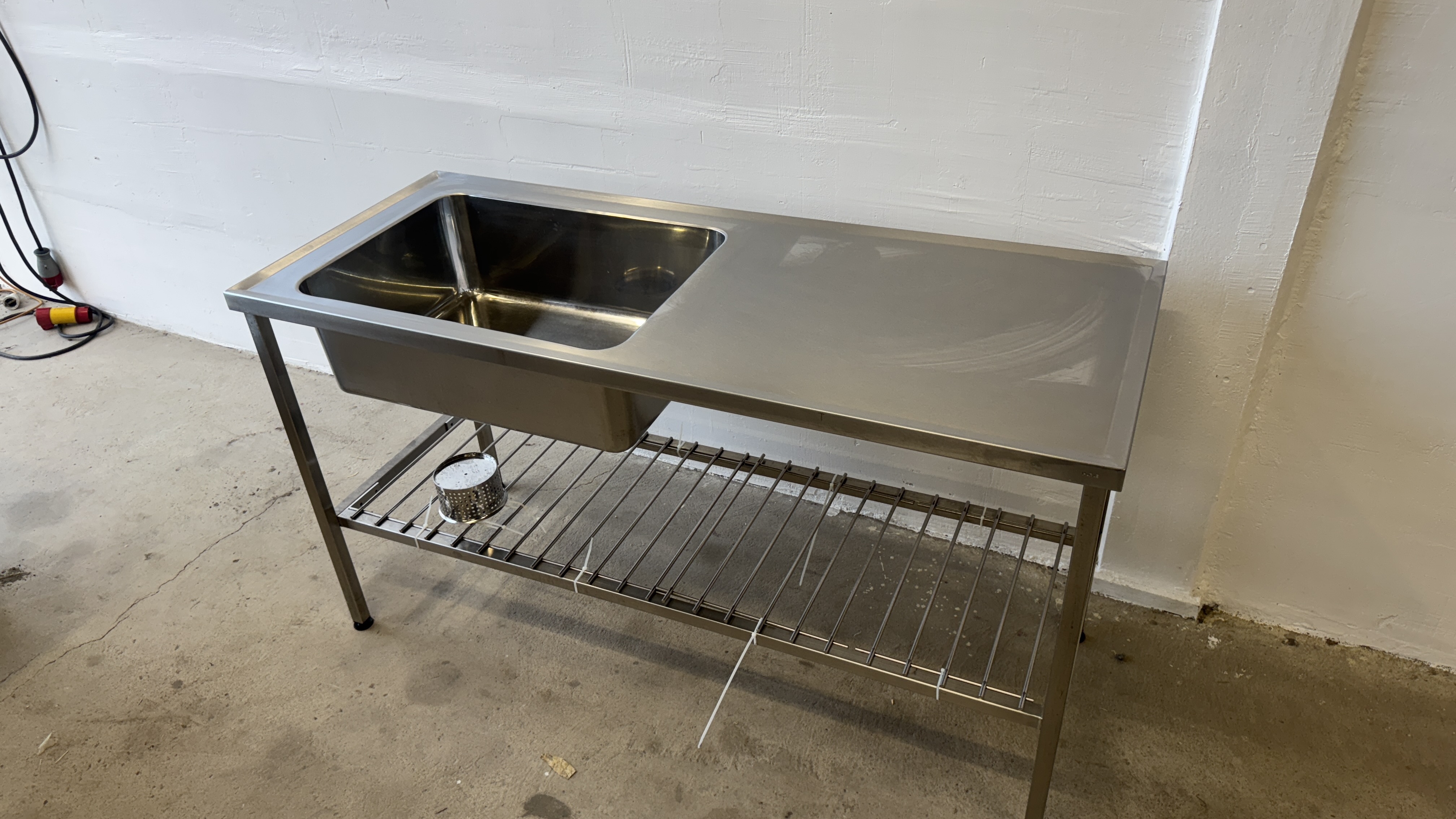 Used Diskbänk 160x65cm