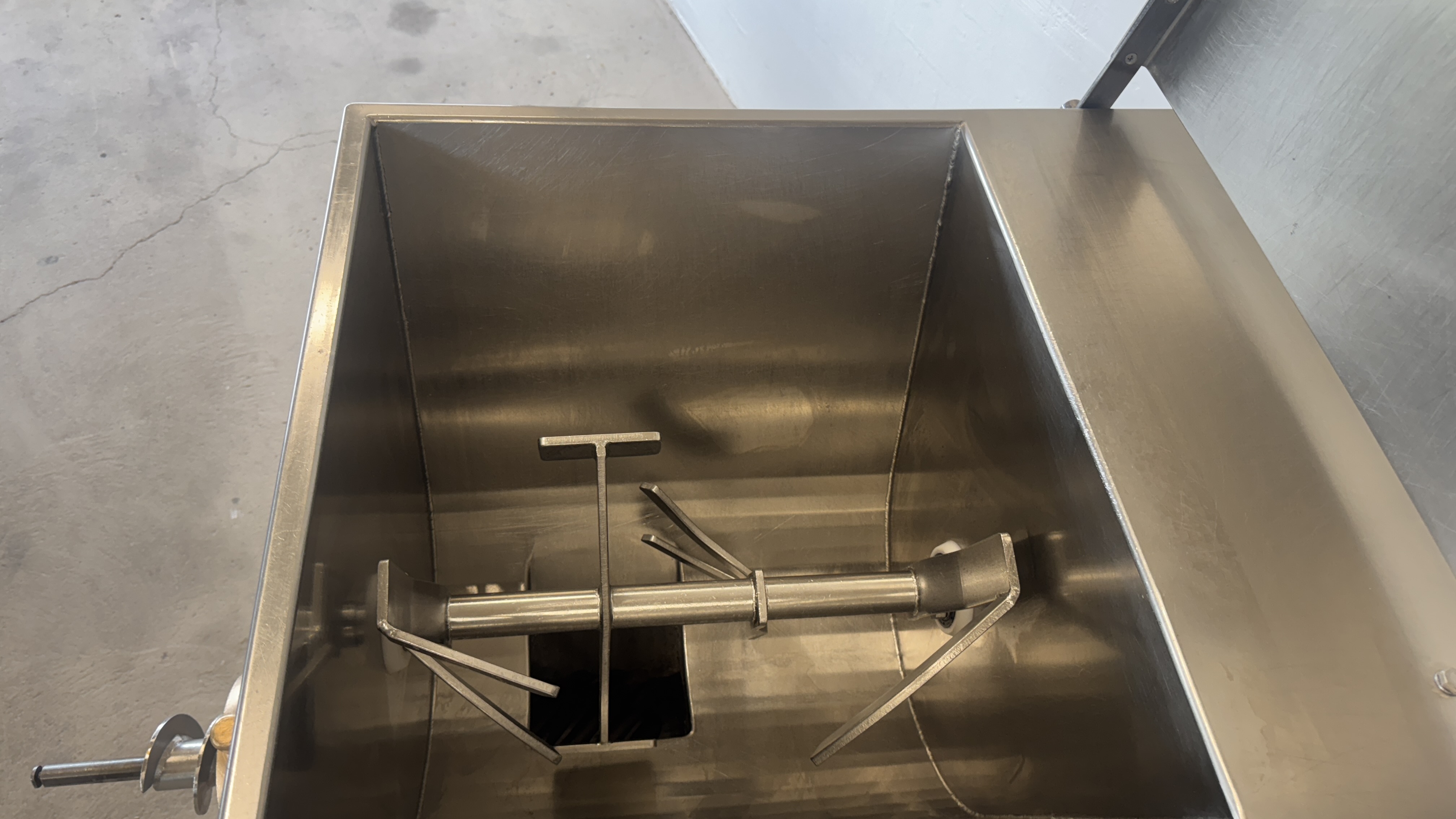 Used Blandarkvarn KT LM 130 med lyft #2643