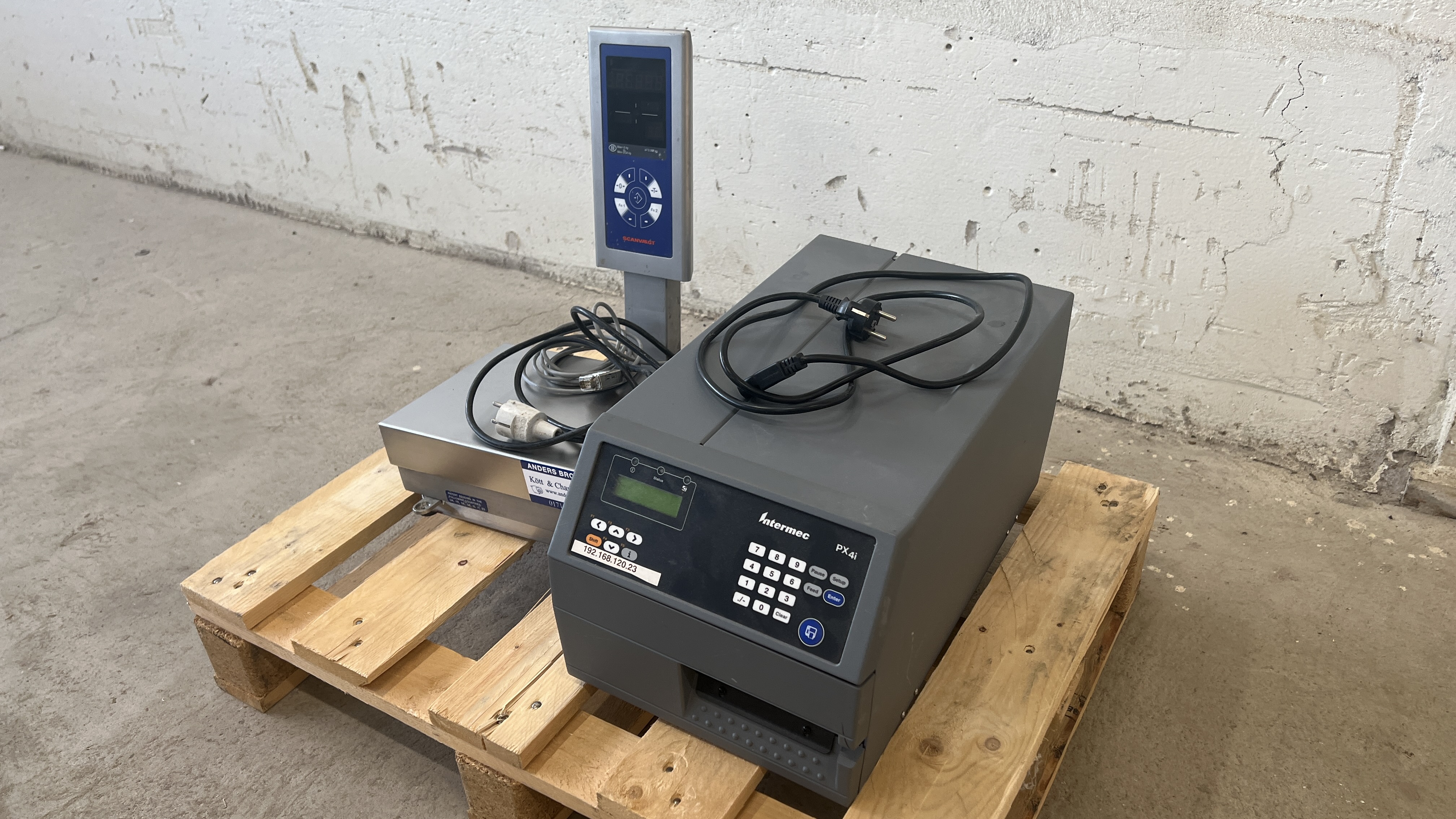 Used Våg med etikett 6kg