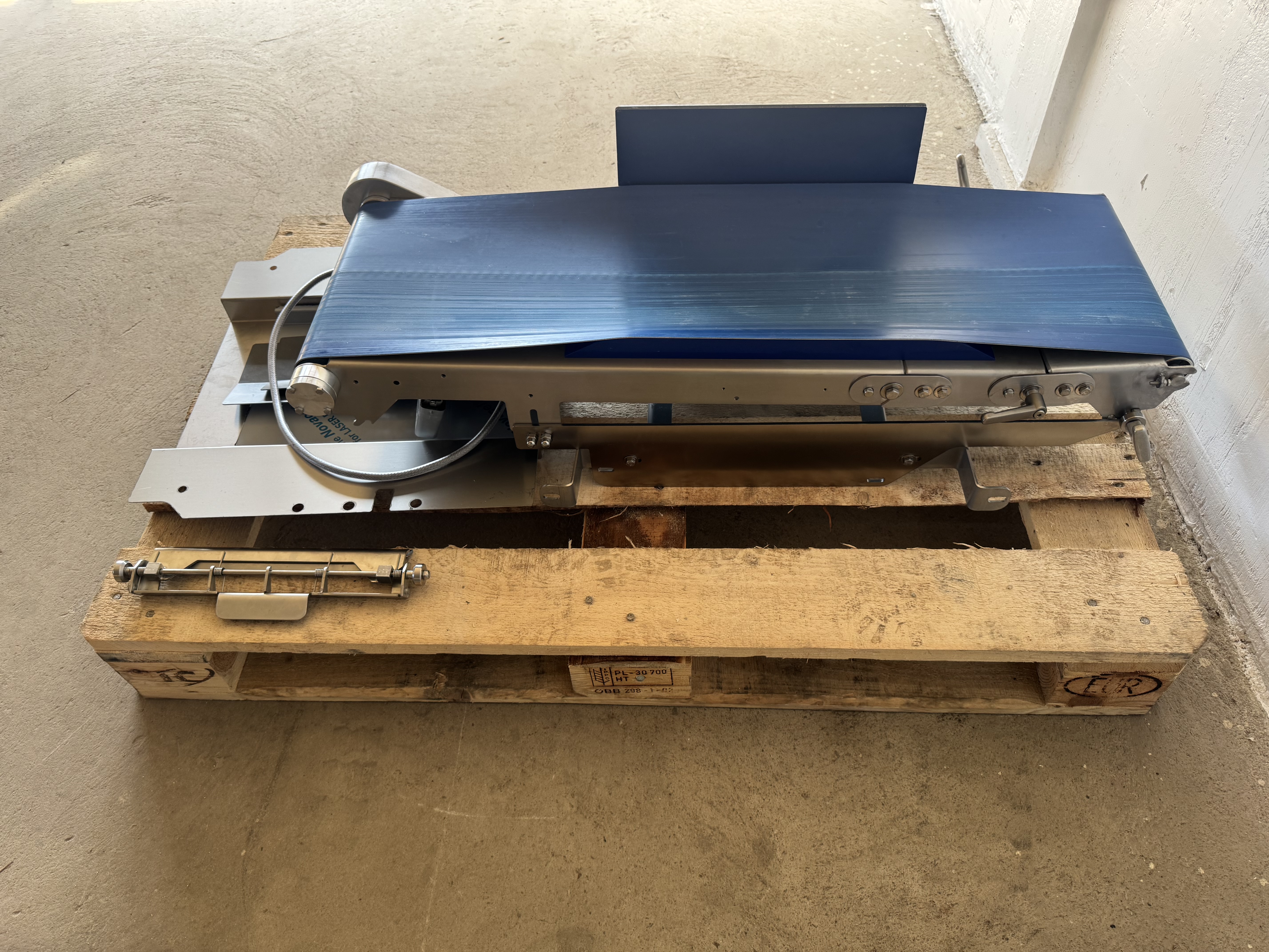 Used Conveyer (Band : 94cm långt, 29cm bredd) #2833