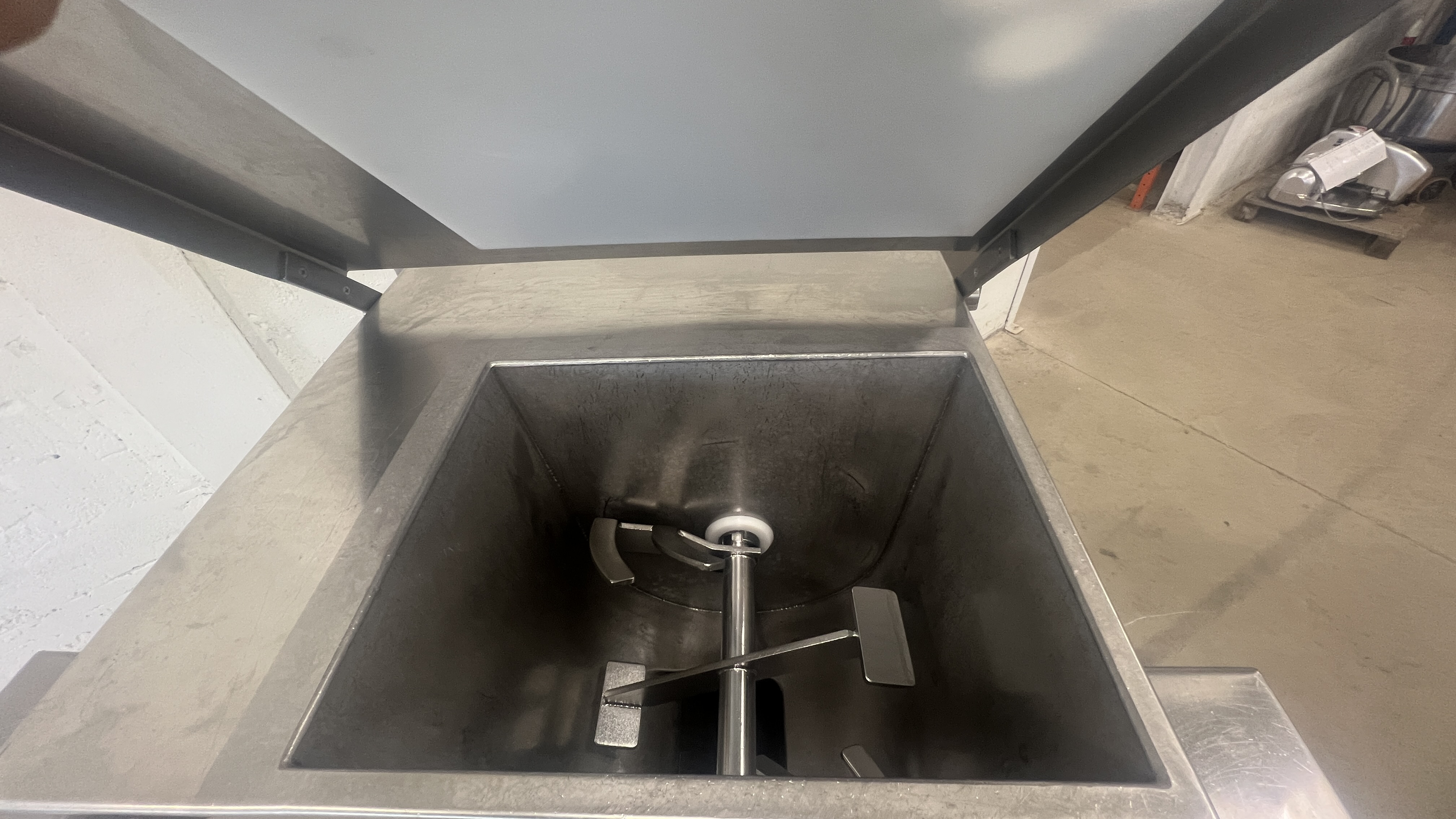 Used Blandarkvarn KT LM 98 med kyla #2093