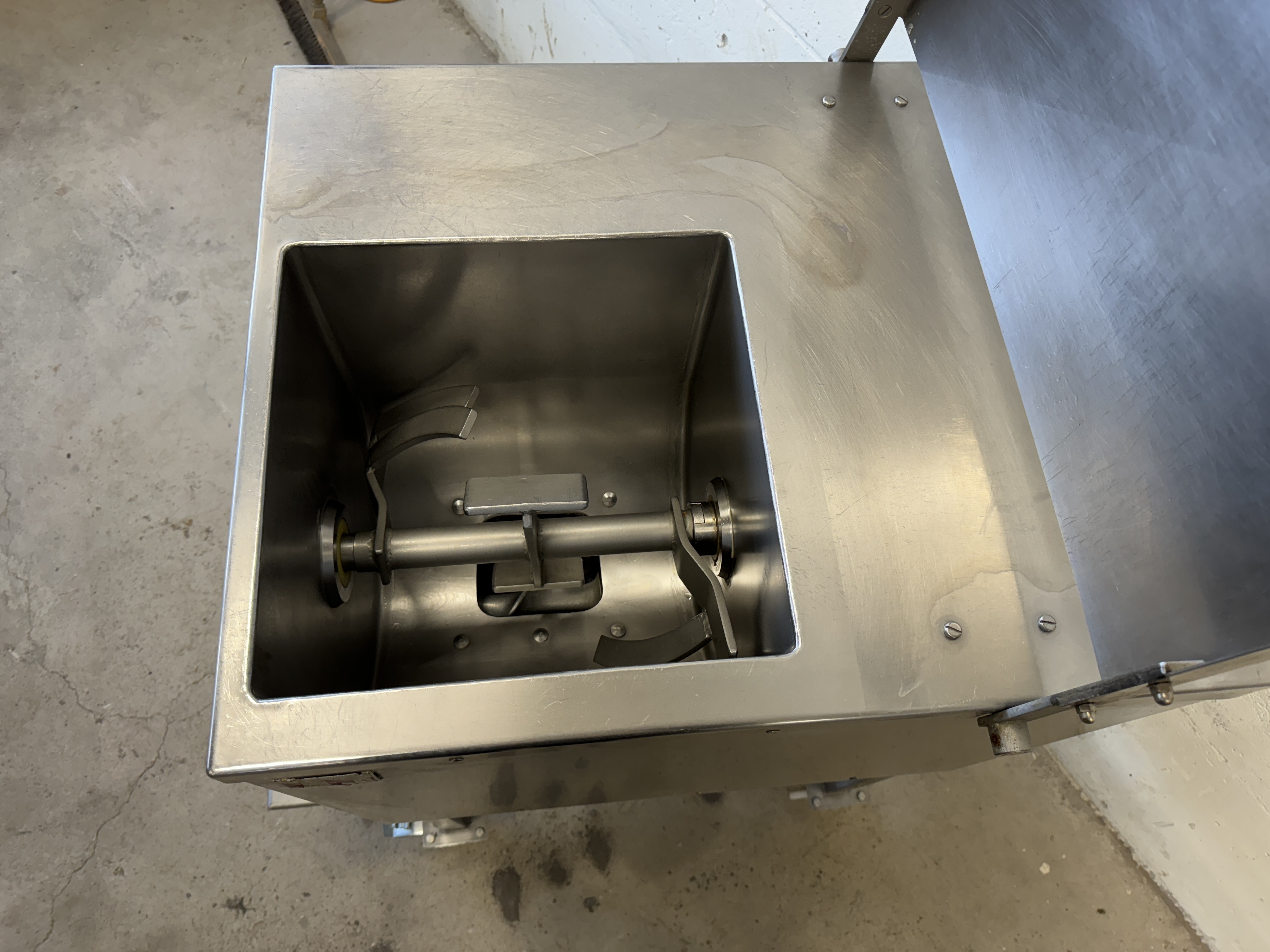 Used Blandarkvarn KT LM82 #2200