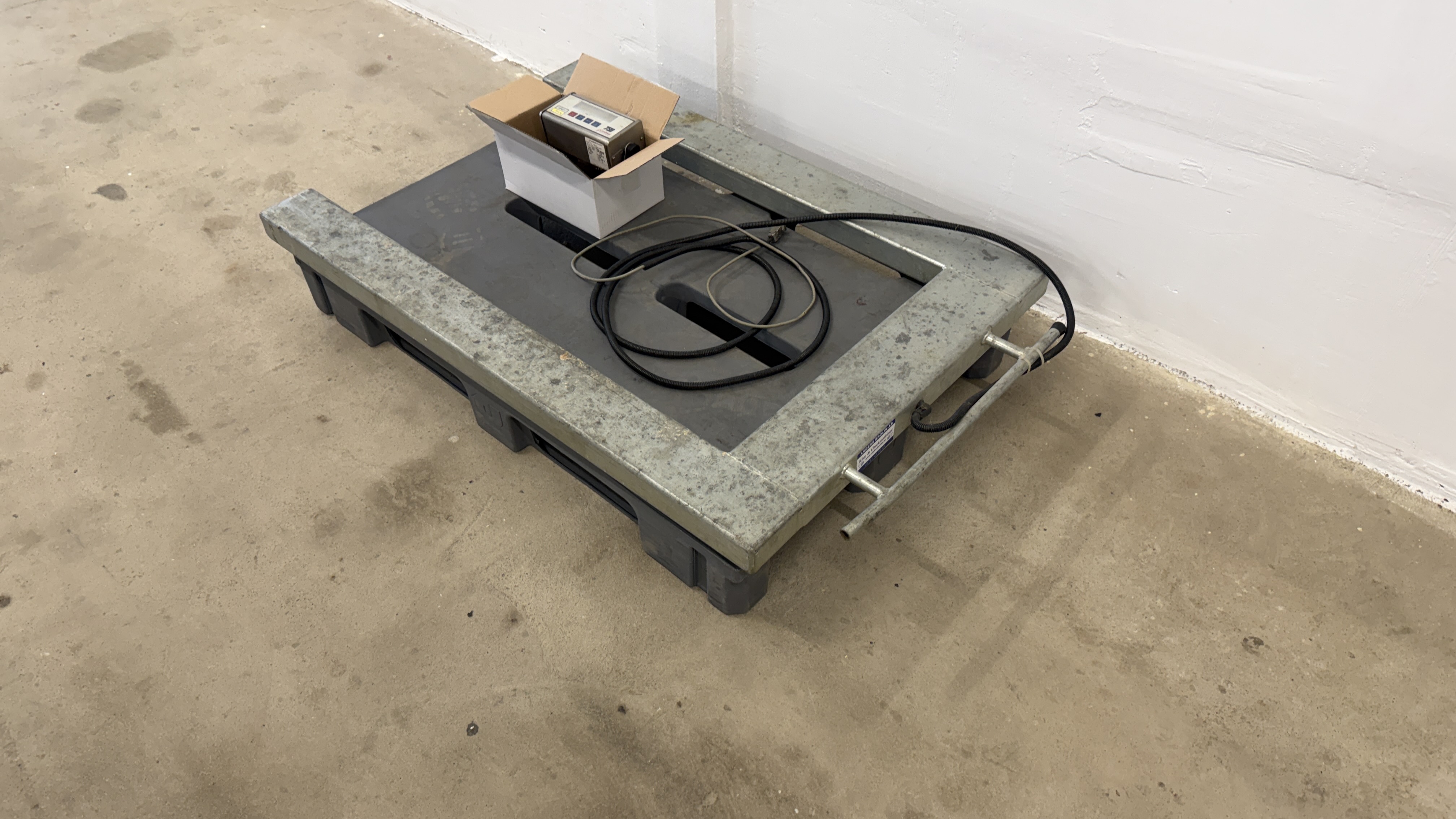 Used Pallvåg Cardinal 1500kg #2732