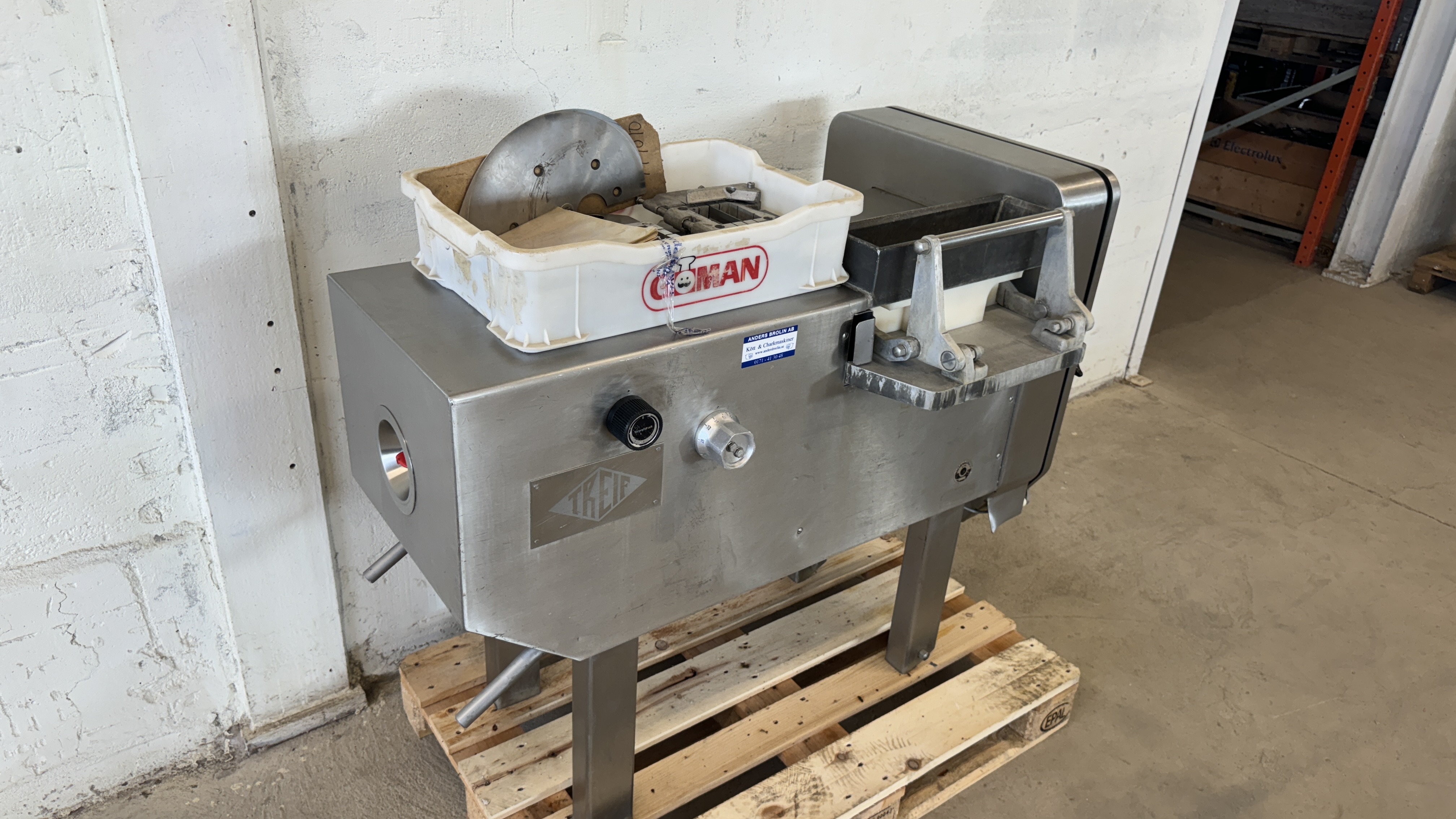 Used Tärningamaskin Treif  30x30, 20x20, 12x12