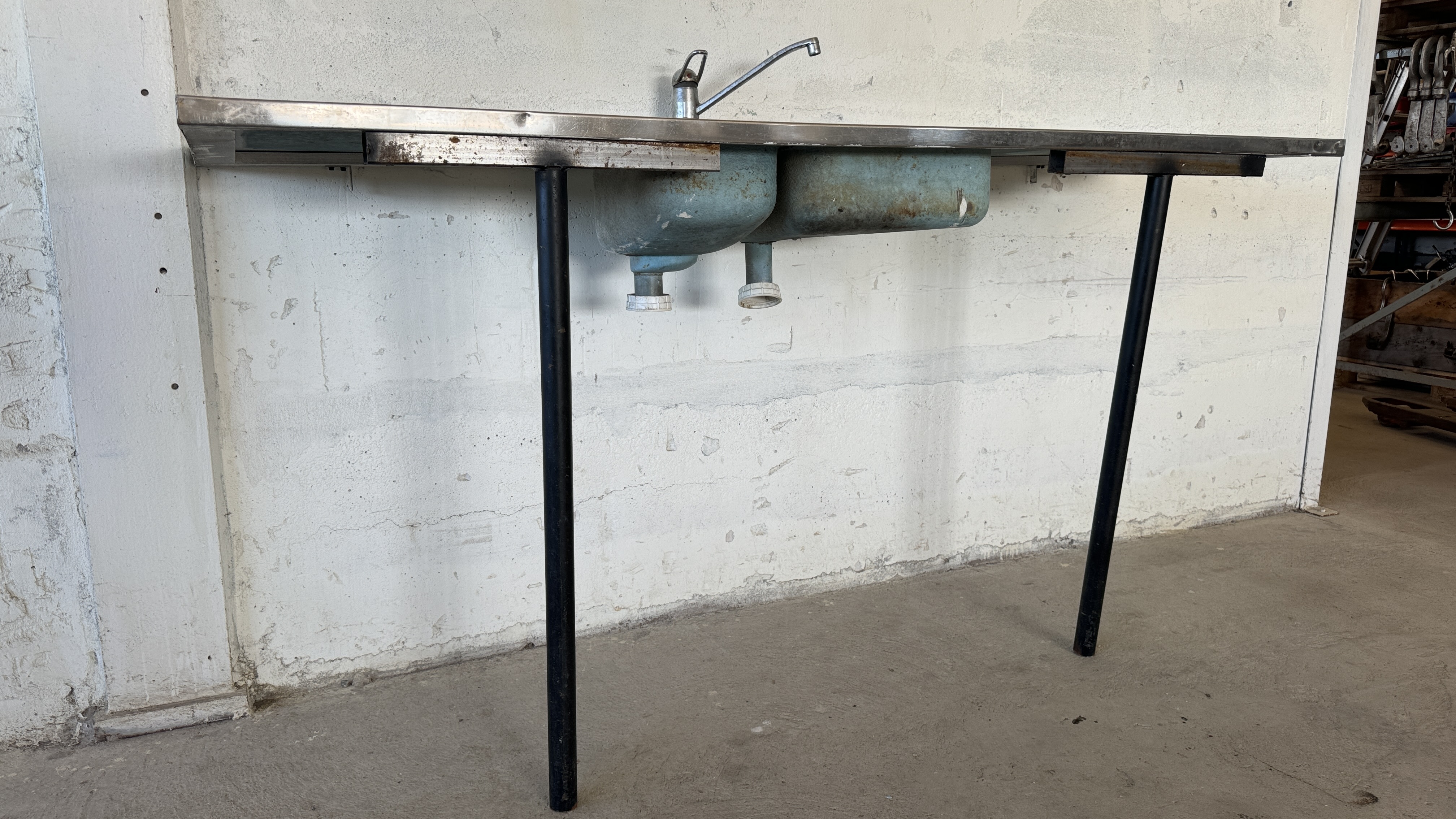 Used Väggdiskbänk 200x60cm