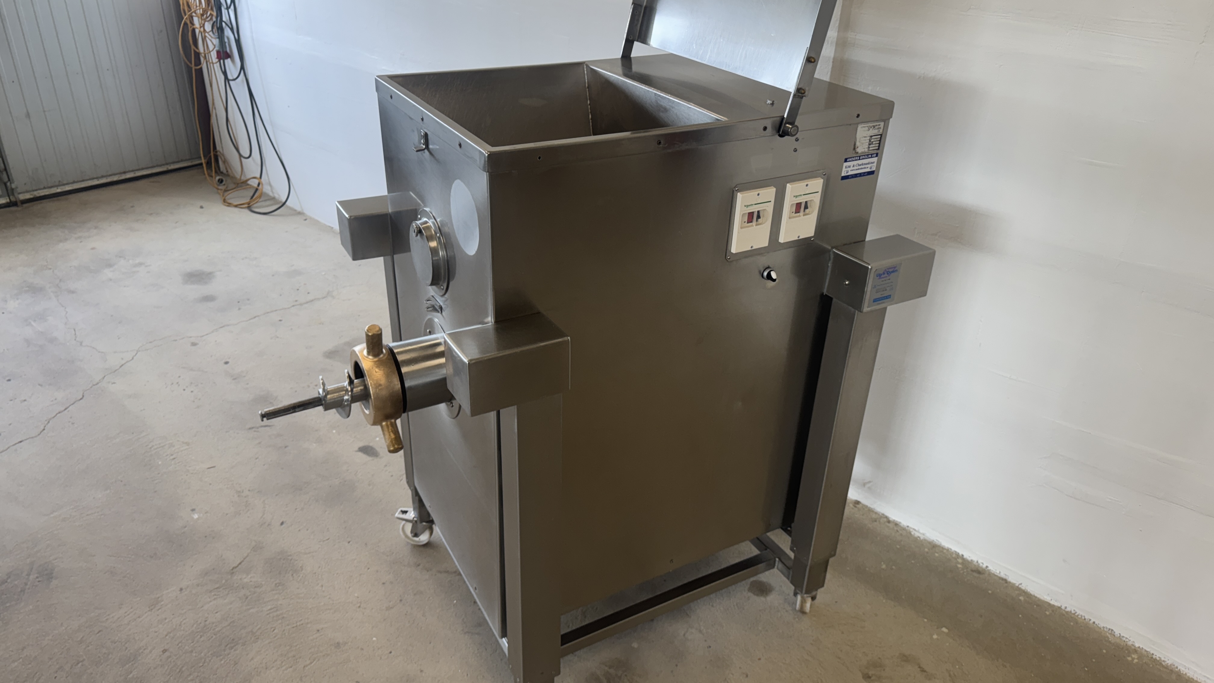 Used Blandarkvarn KT LM 130 med lyft #2643