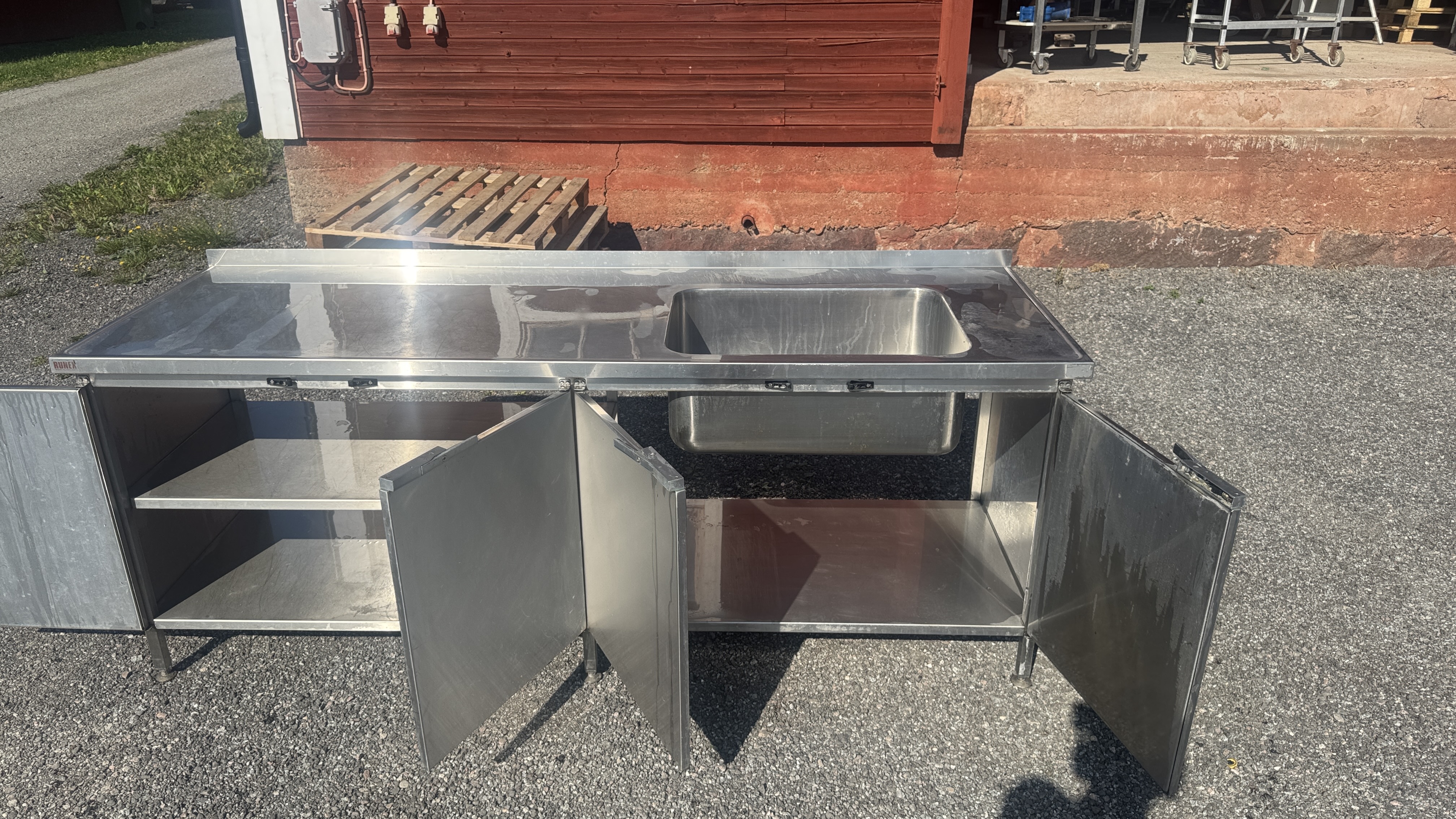 Used Diskbänk 230x76cm