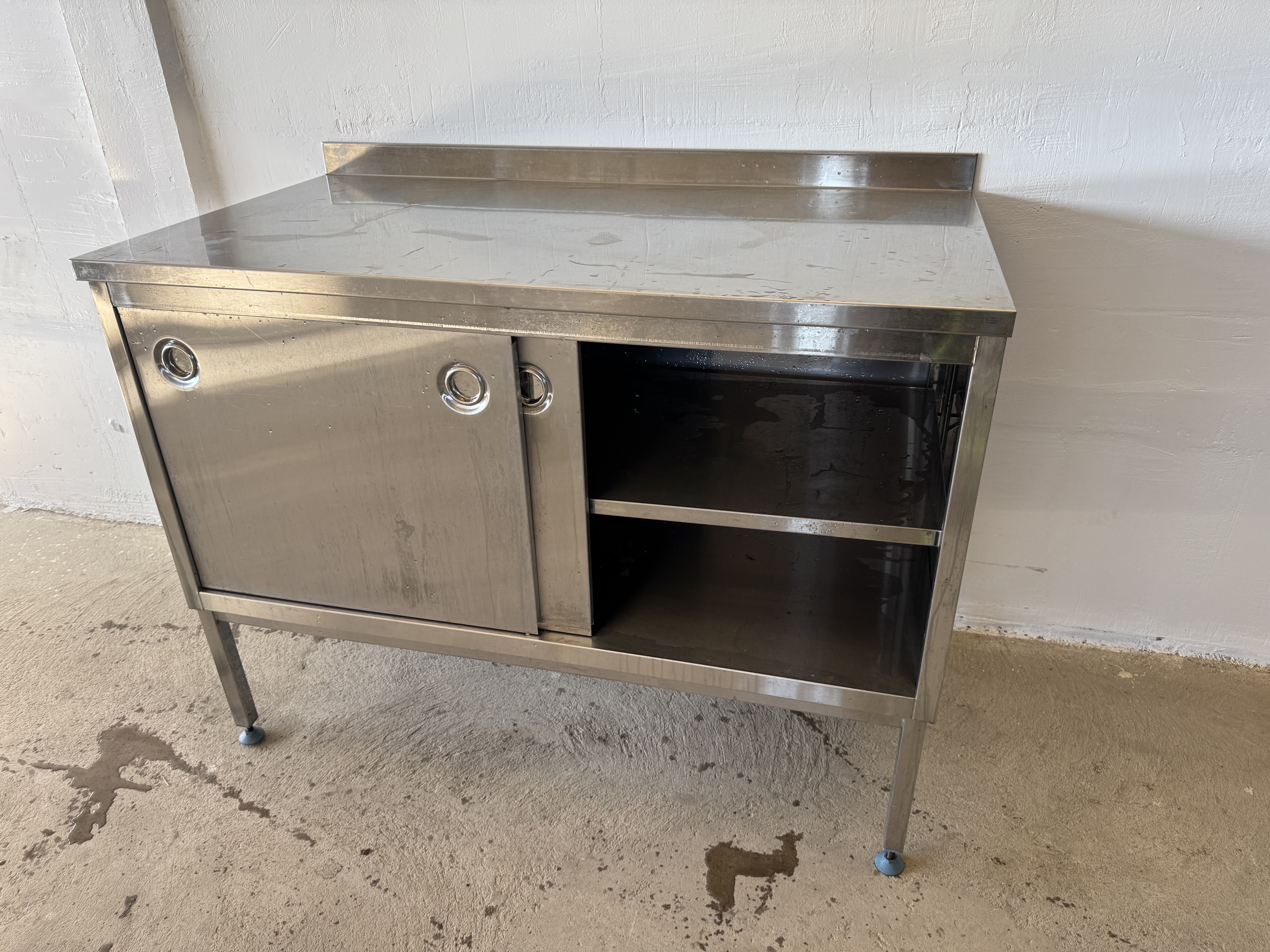 Used Skåp 120x65x89