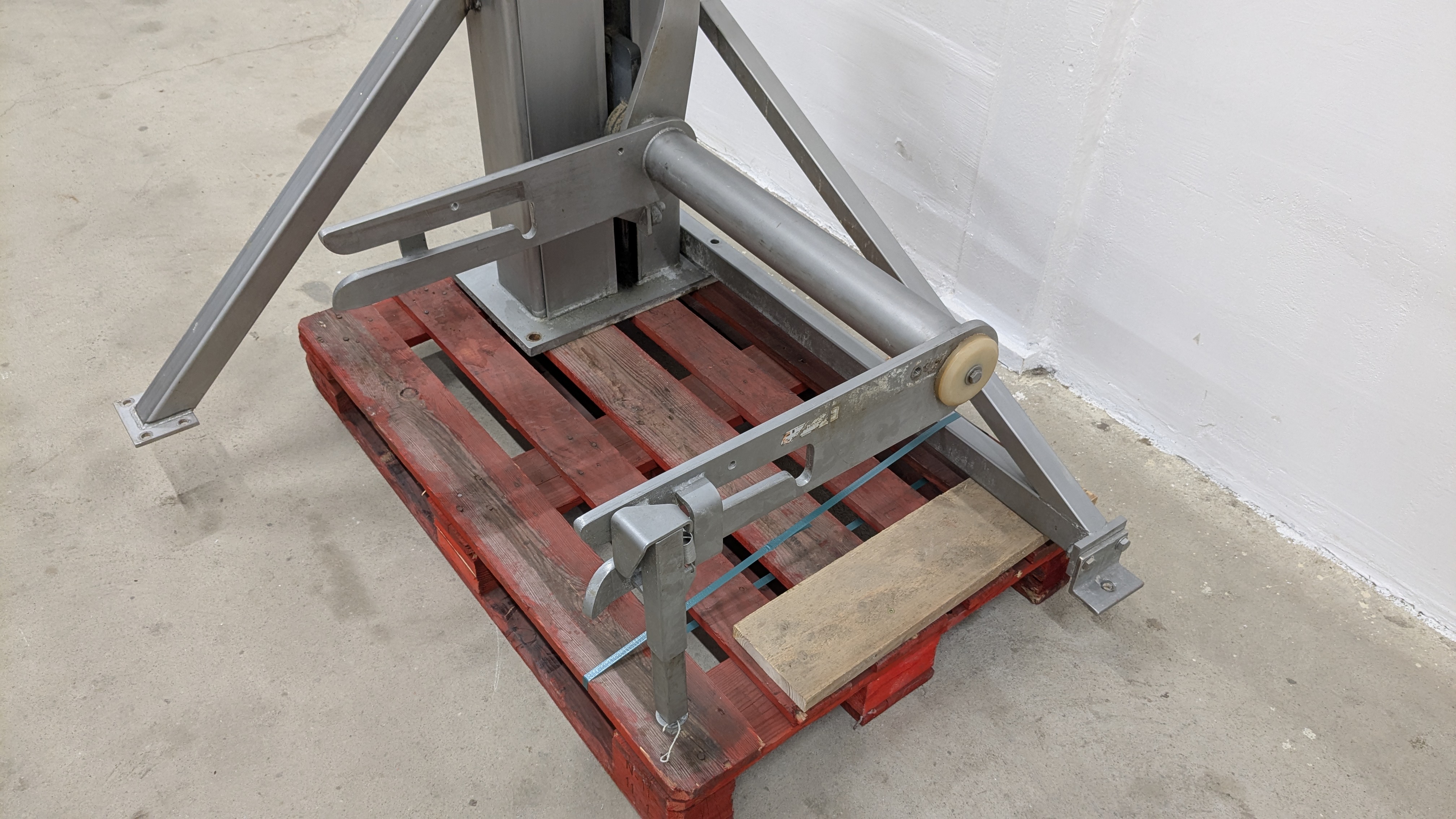 Used Skänkvagnslyft Carnitech L.25 #2749