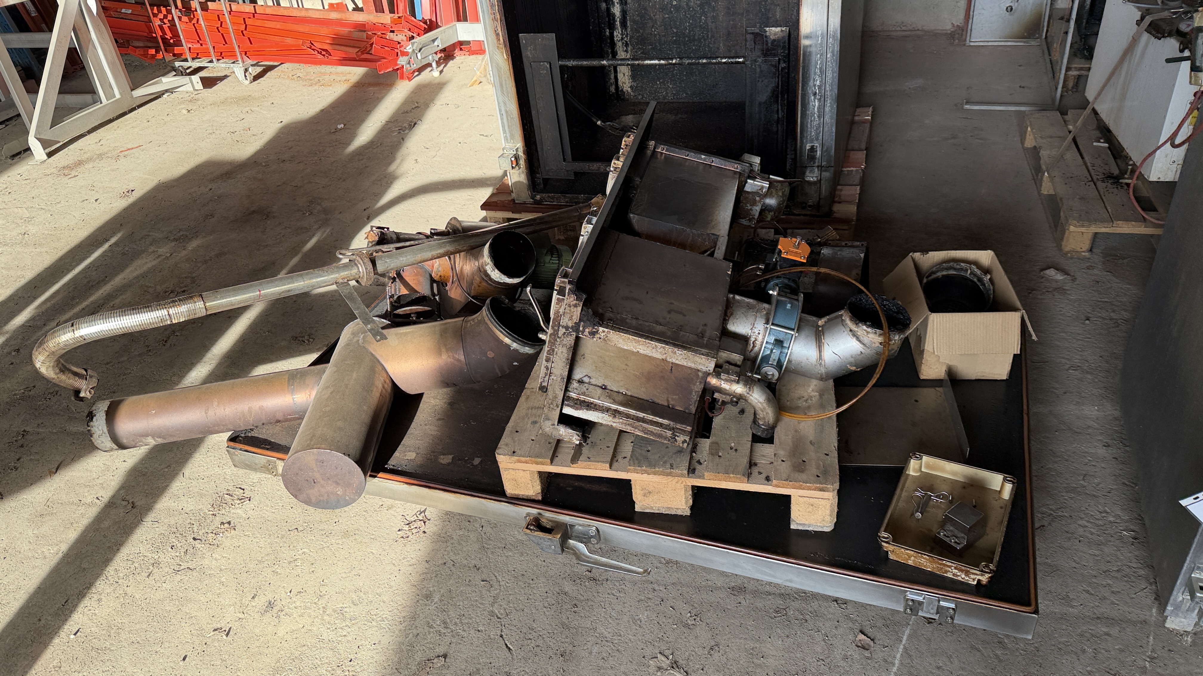 Used Rökskåp 110x120cm (befintligt skick, ska skrotas sista mars)