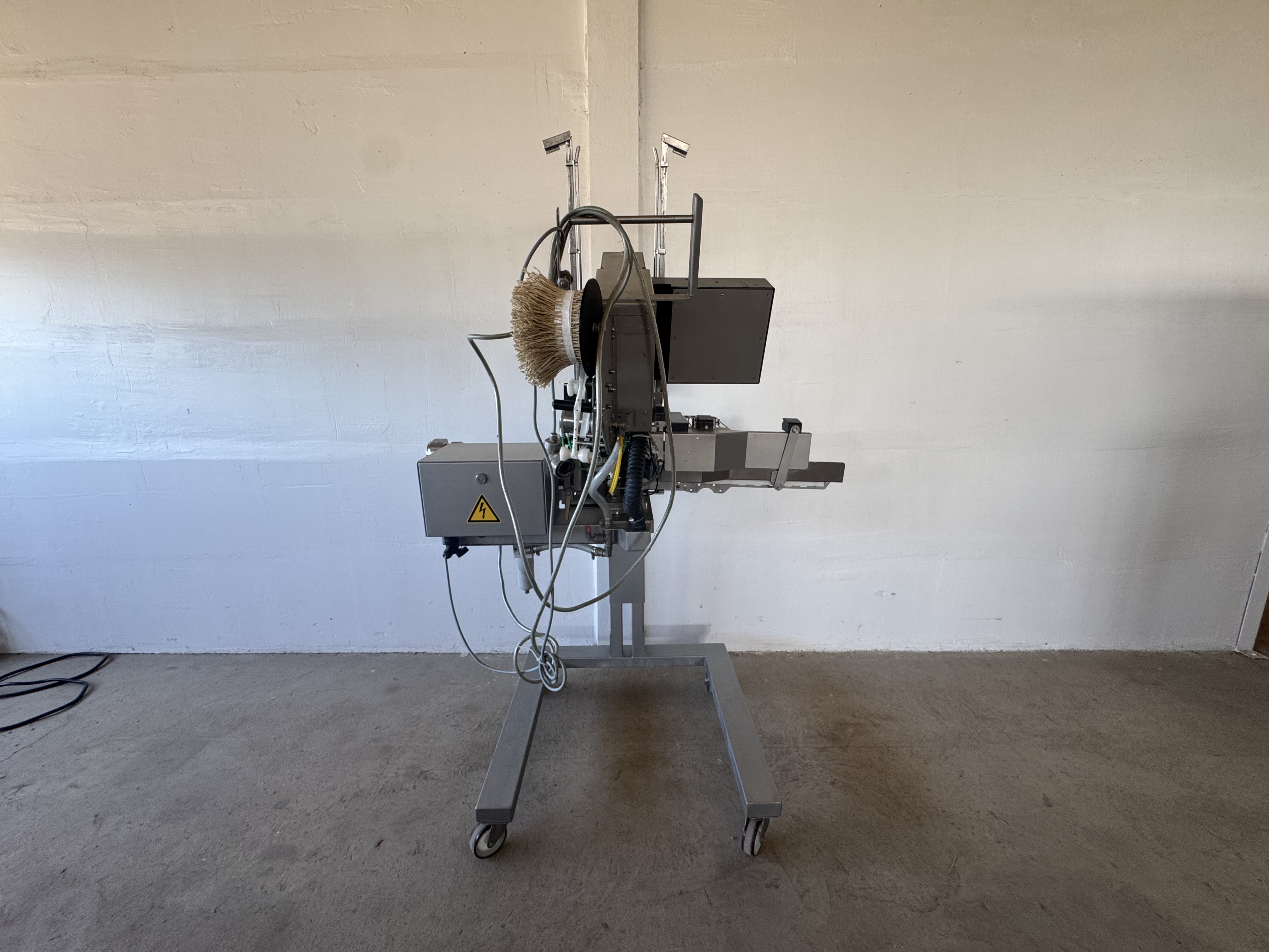 Used Poly-clip PDC-A 700 #2865