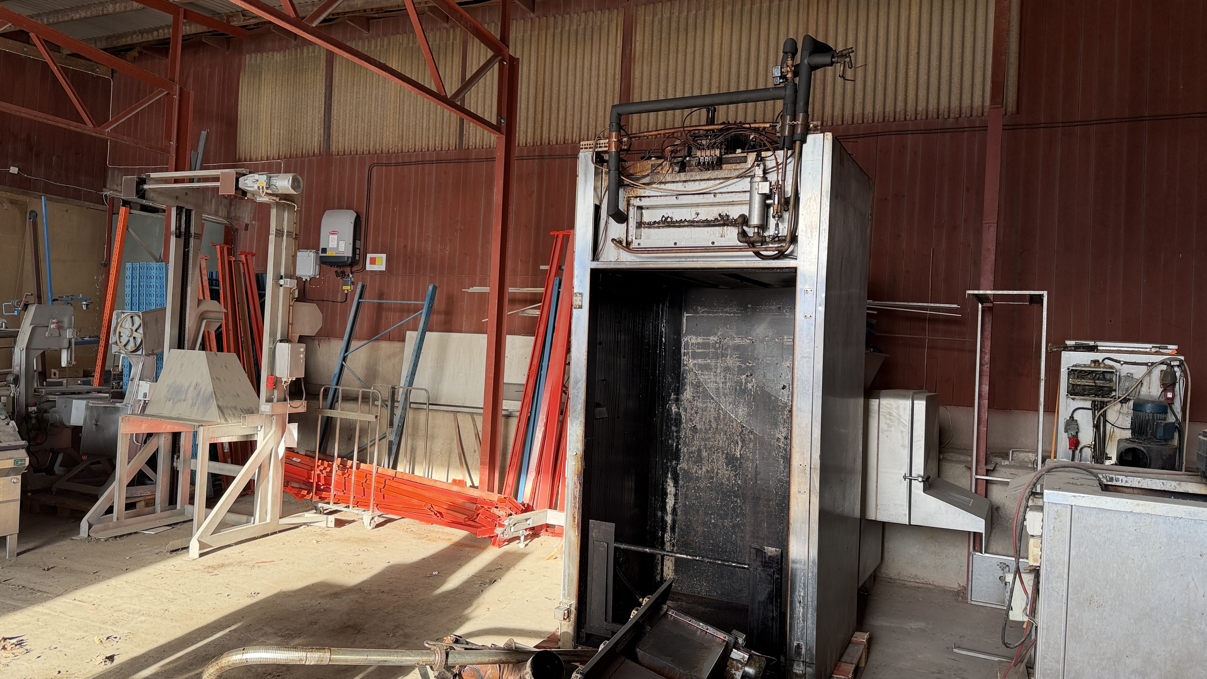 Used Rökskåp 110x120cm (befintligt skick, ska skrotas sista mars)