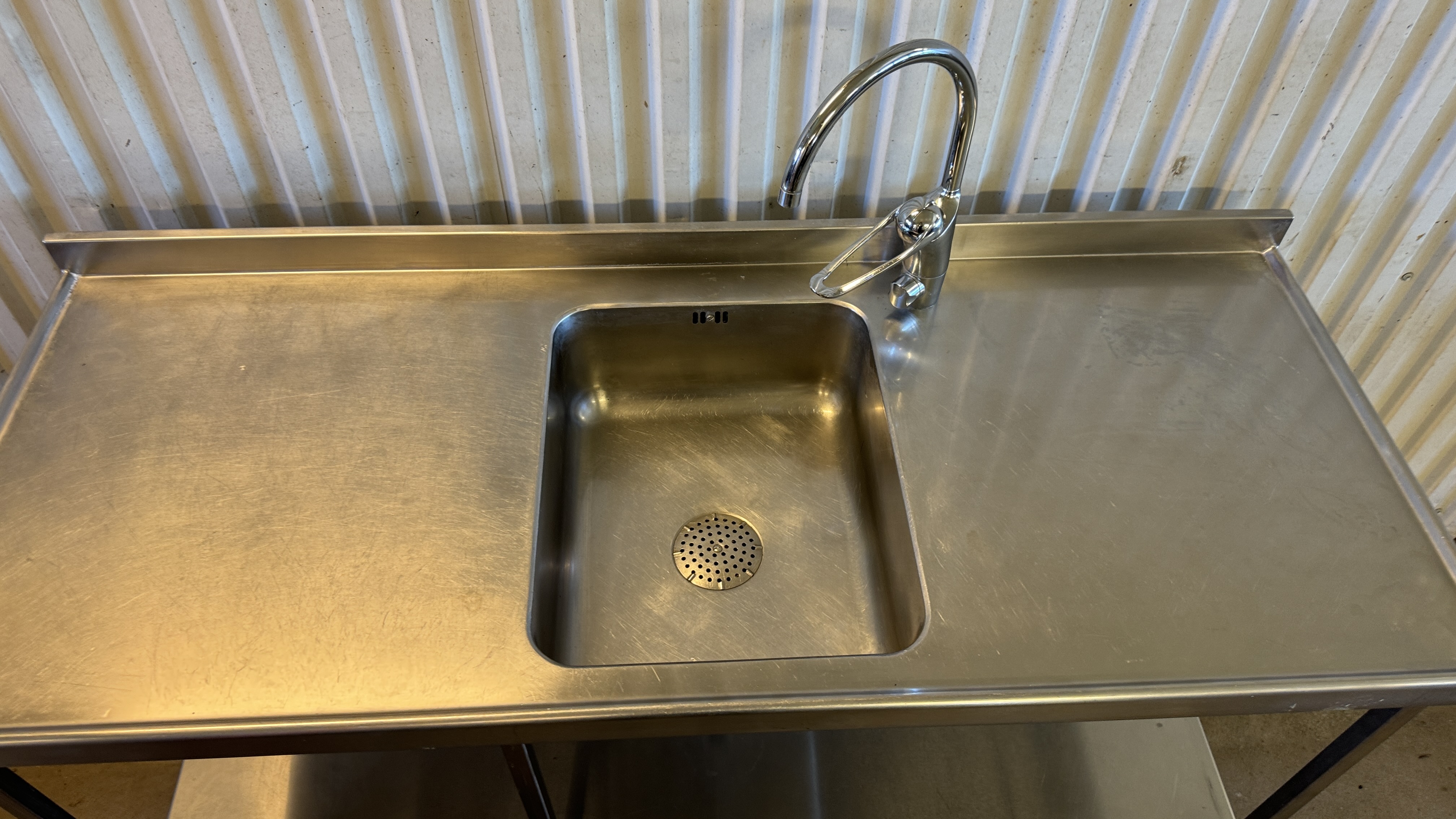 Used Diskbänk 160x65 väggfäste