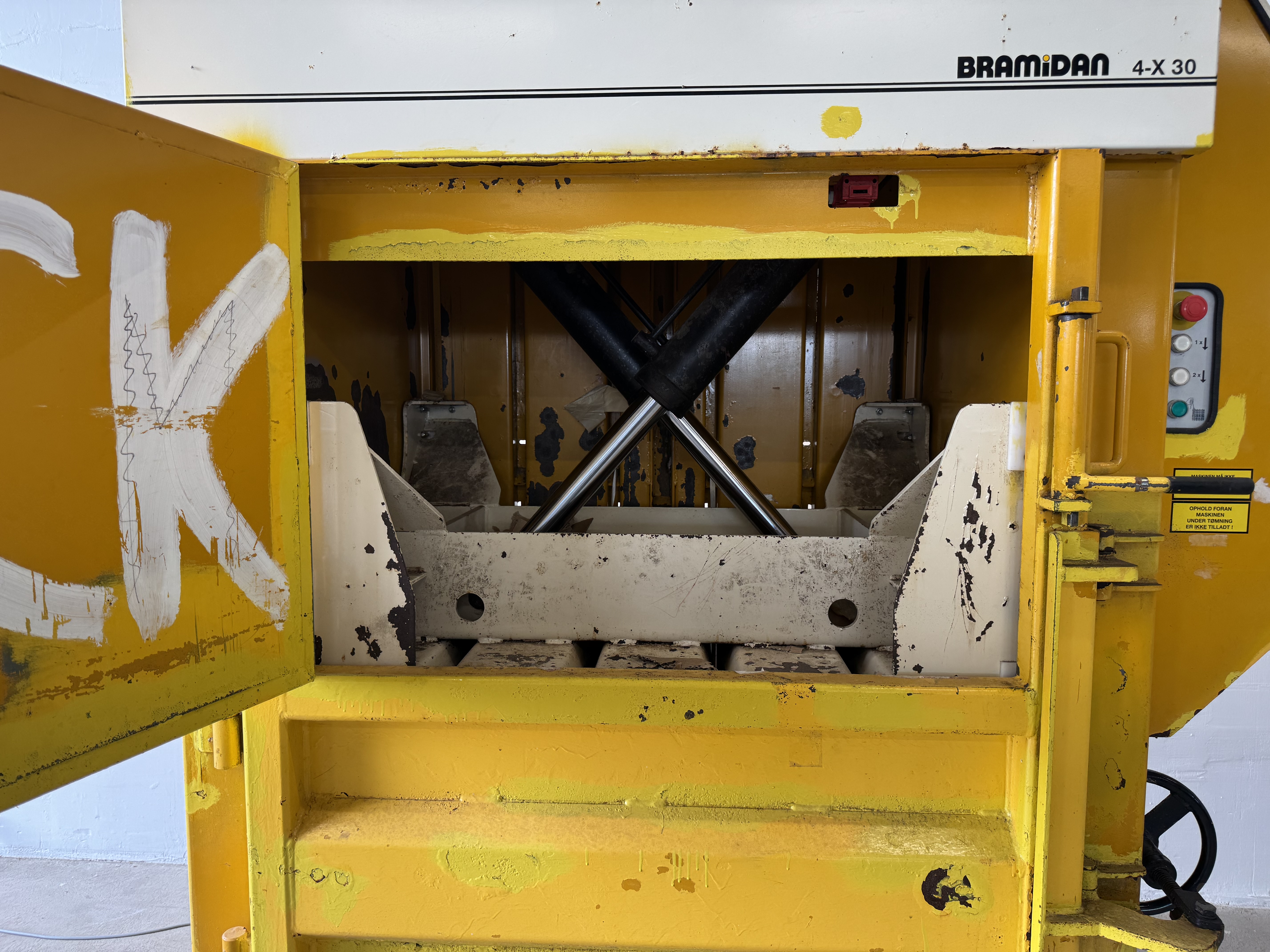 Used Press Bramidan 4-x 30 #2879