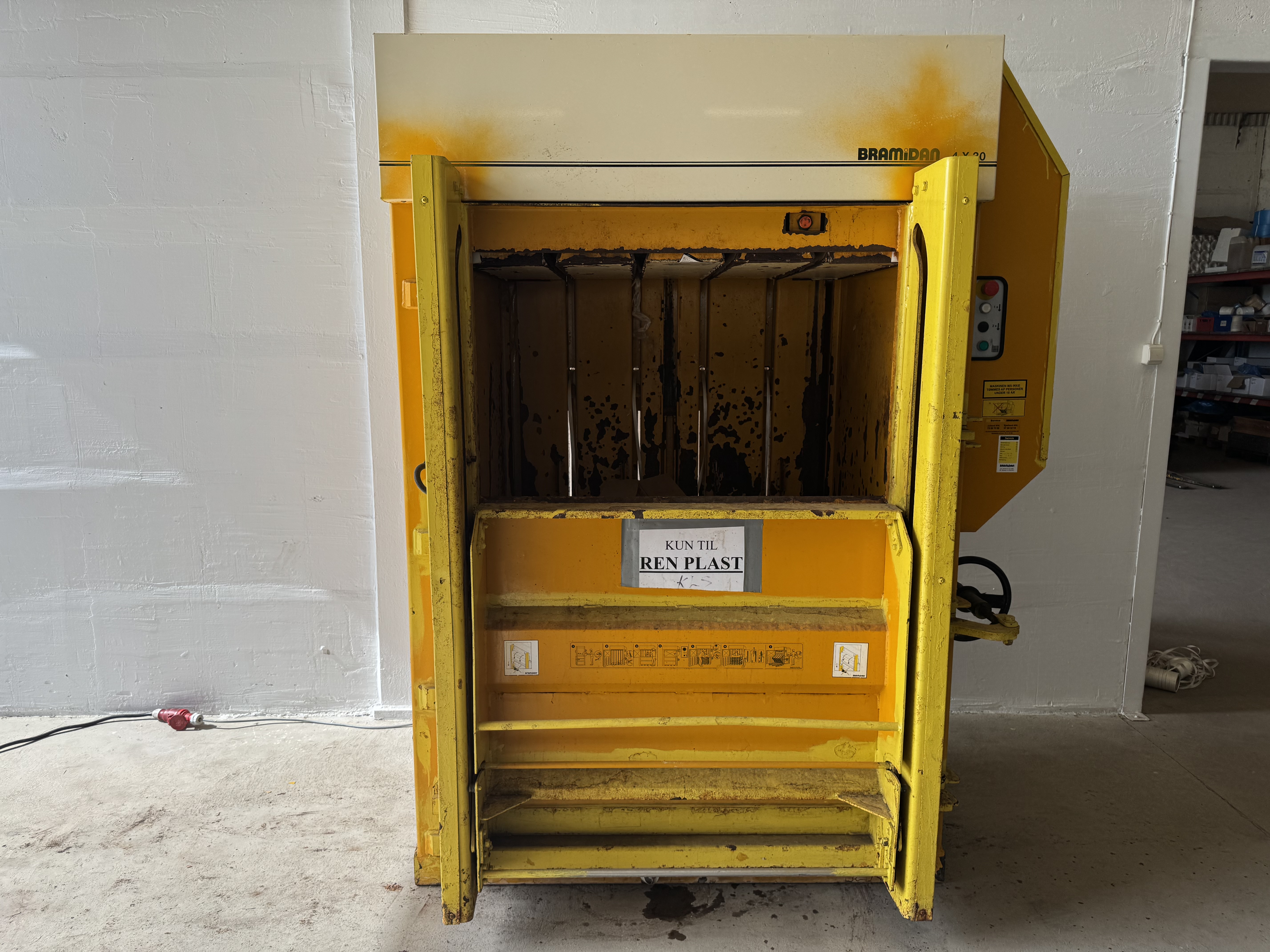 Used Press Bramidan 4-x 30 #2881