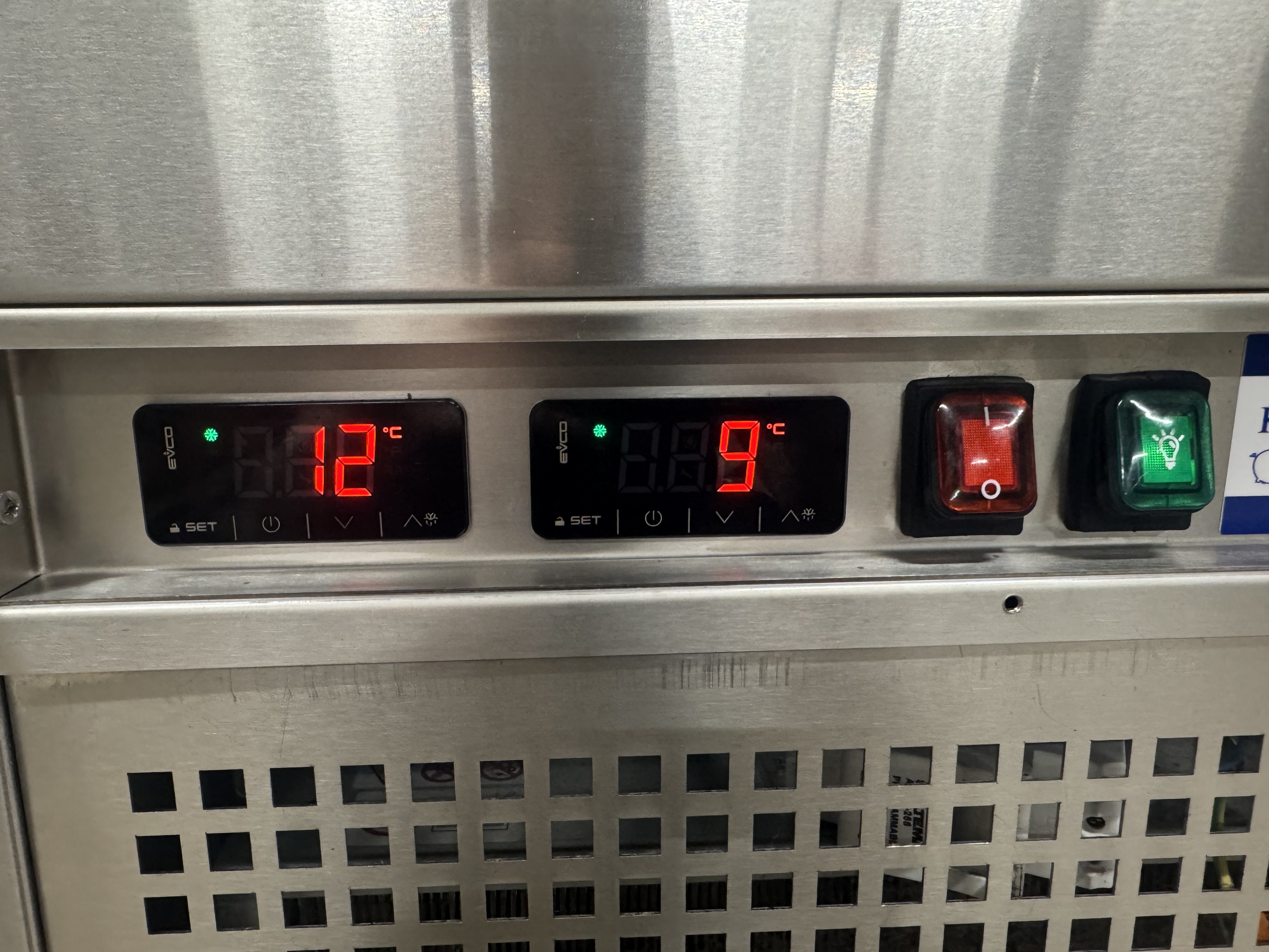 Used Kyldisk med kylda underskåp #2762