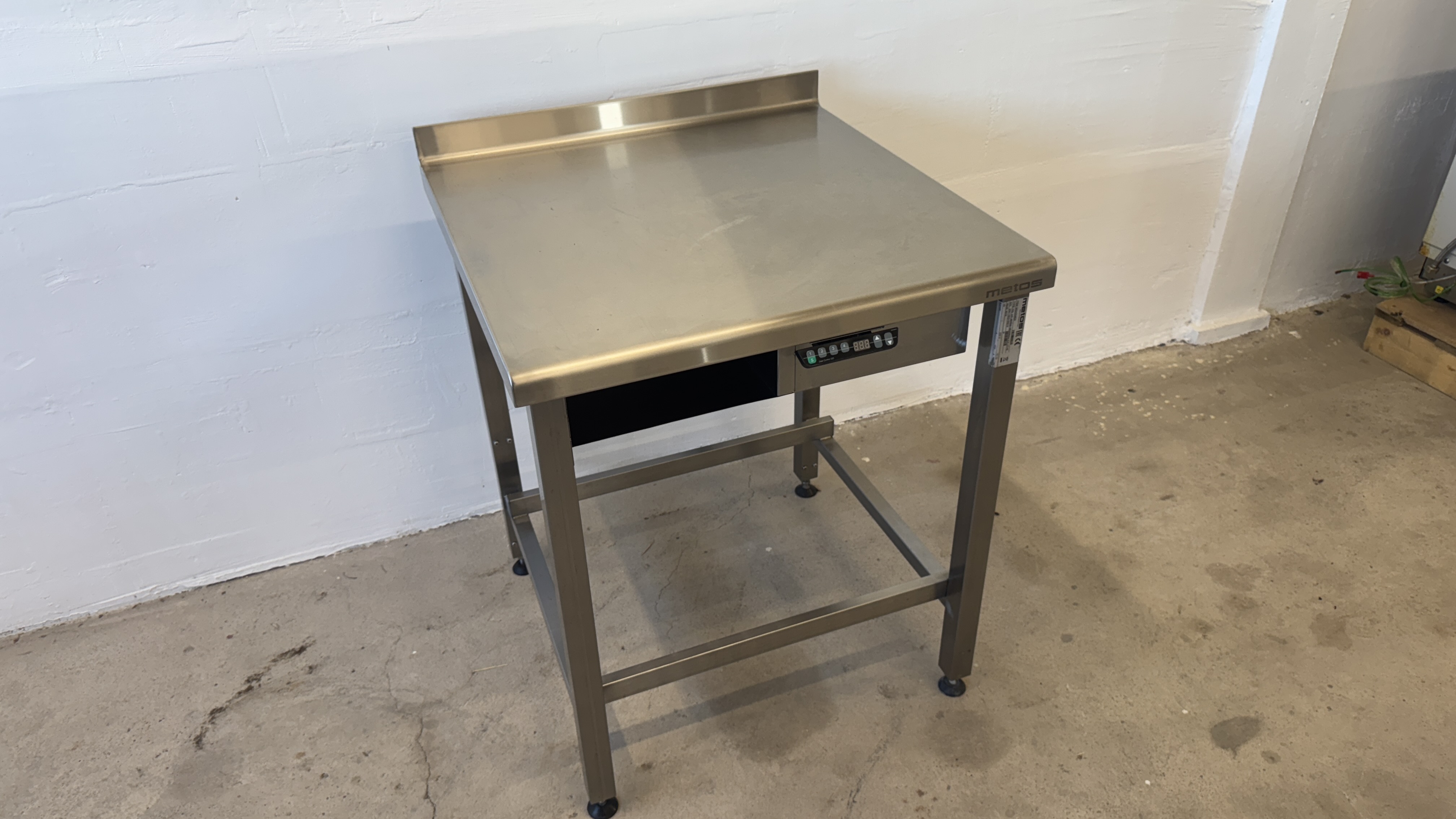 Used Höj och sänkbart bord Metos -2019 #2691