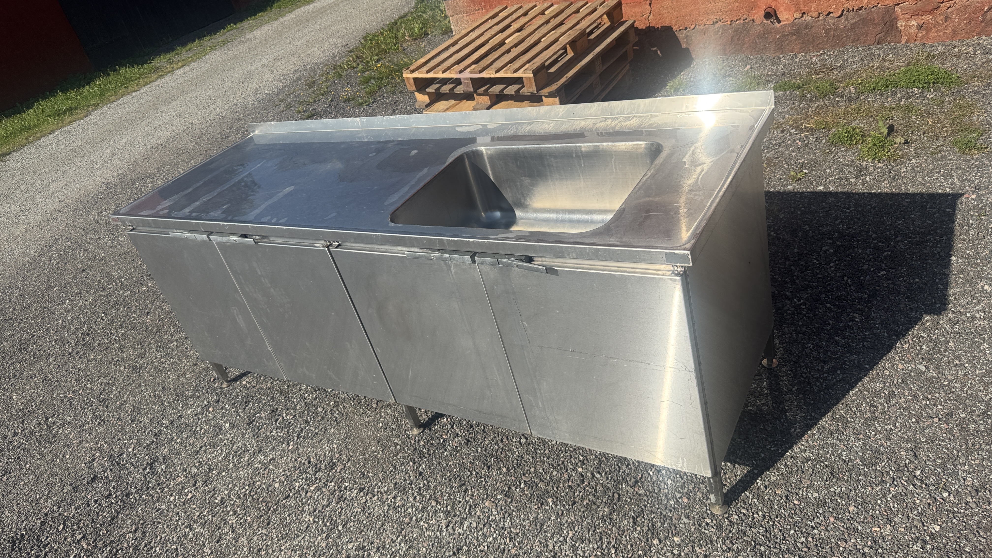 Used Diskbänk 230x76cm