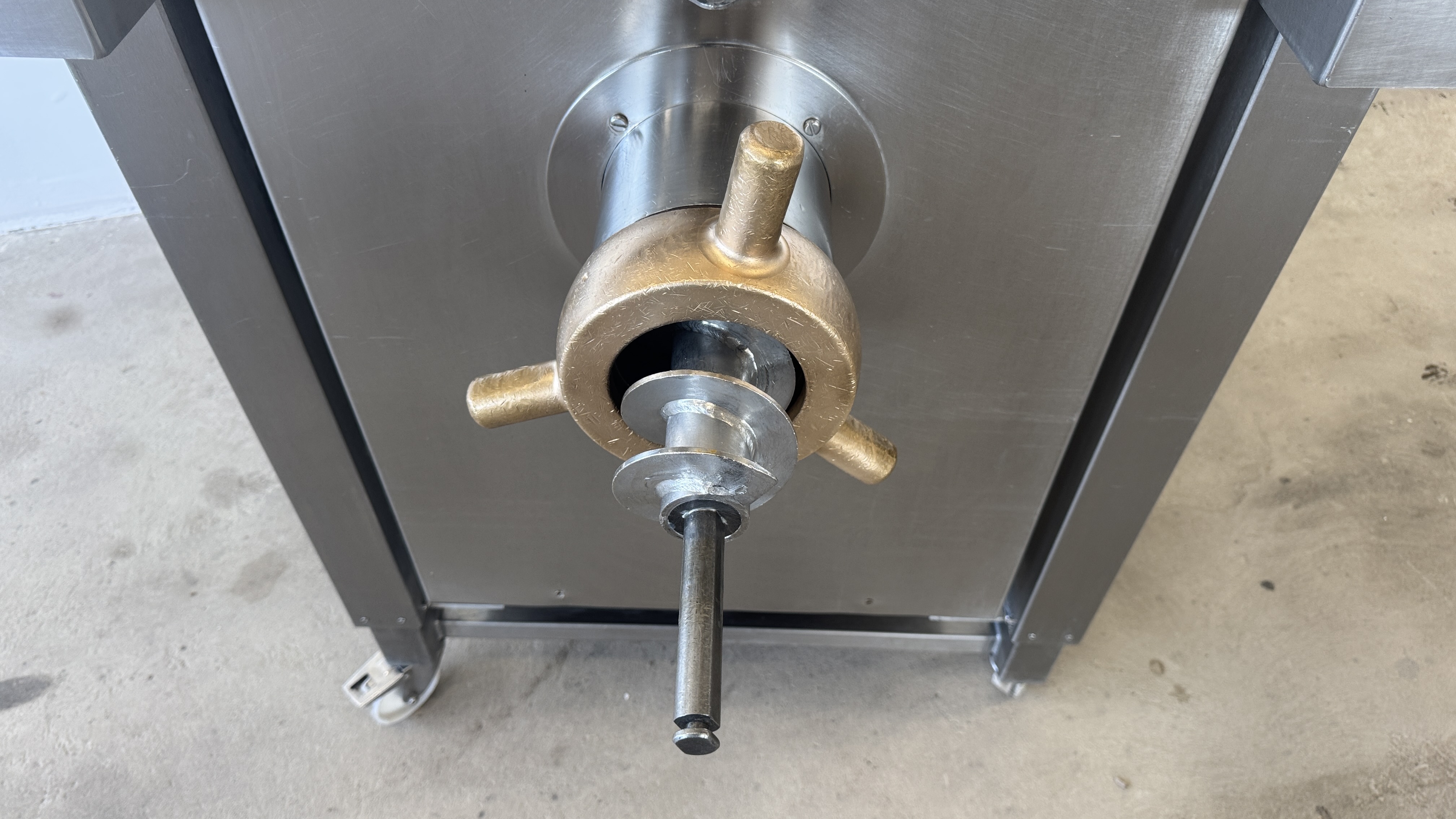 Used Blandarkvarn KT LM 130 med lyft #2643