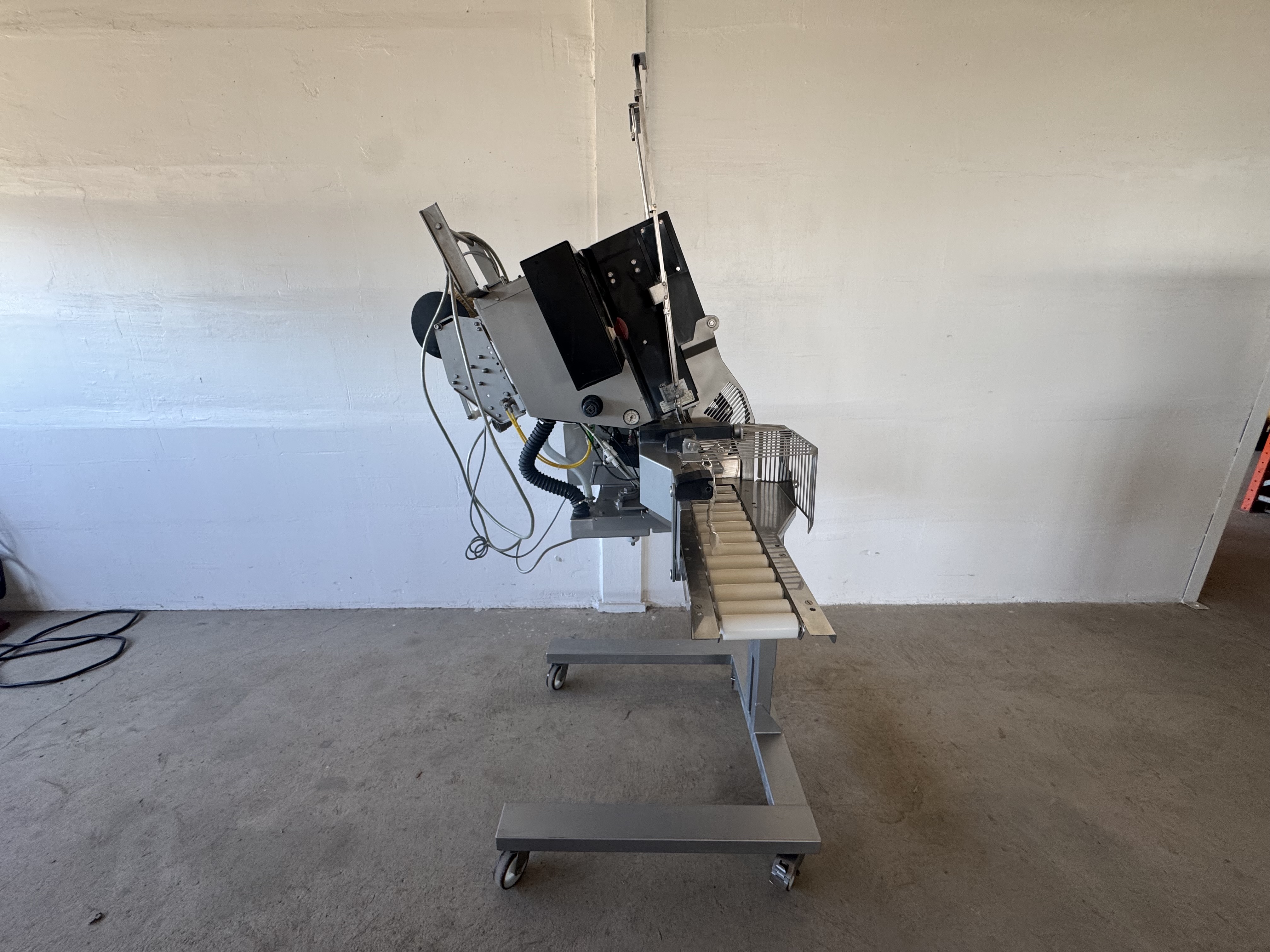 Used Poly-clip PDC-A 700 #2865