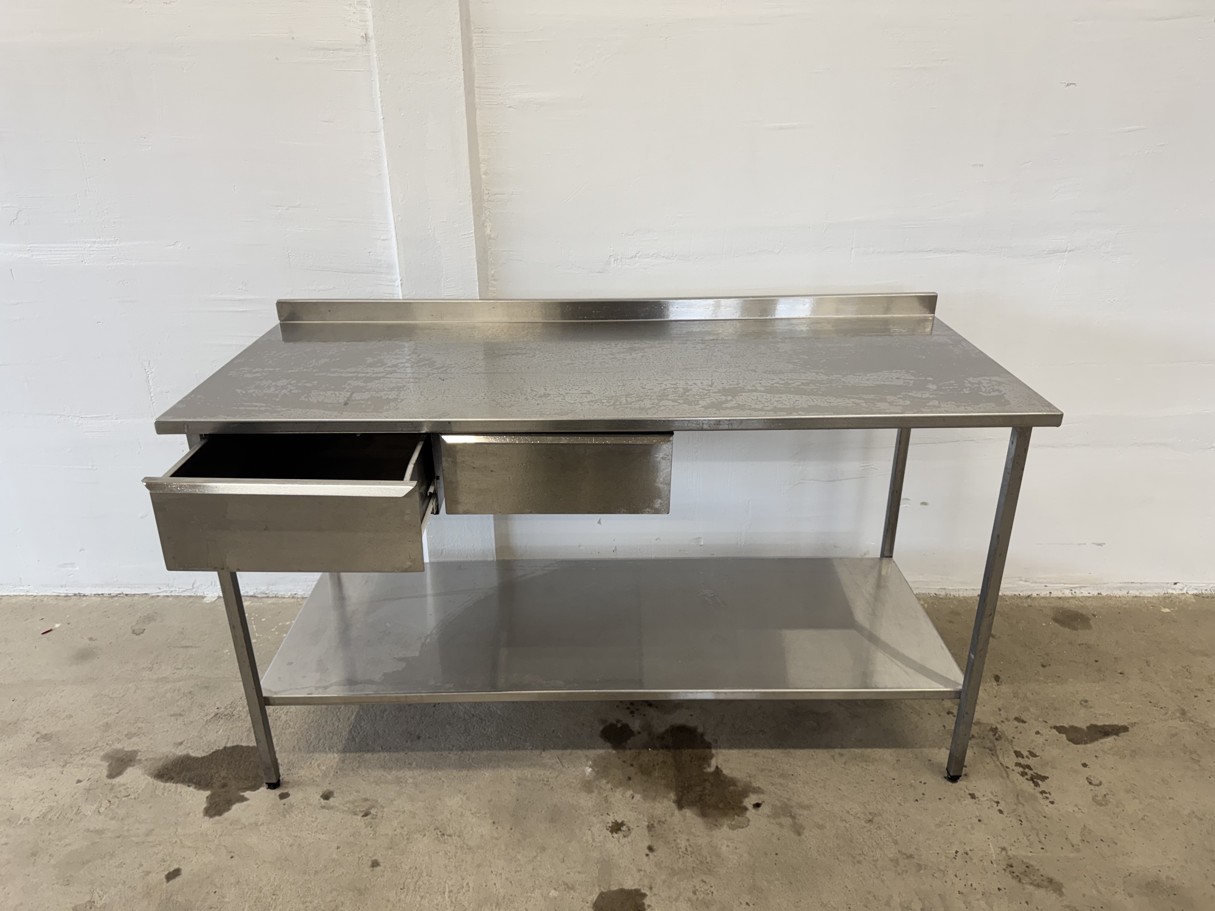 Other Bord med två lådor 155x65x88