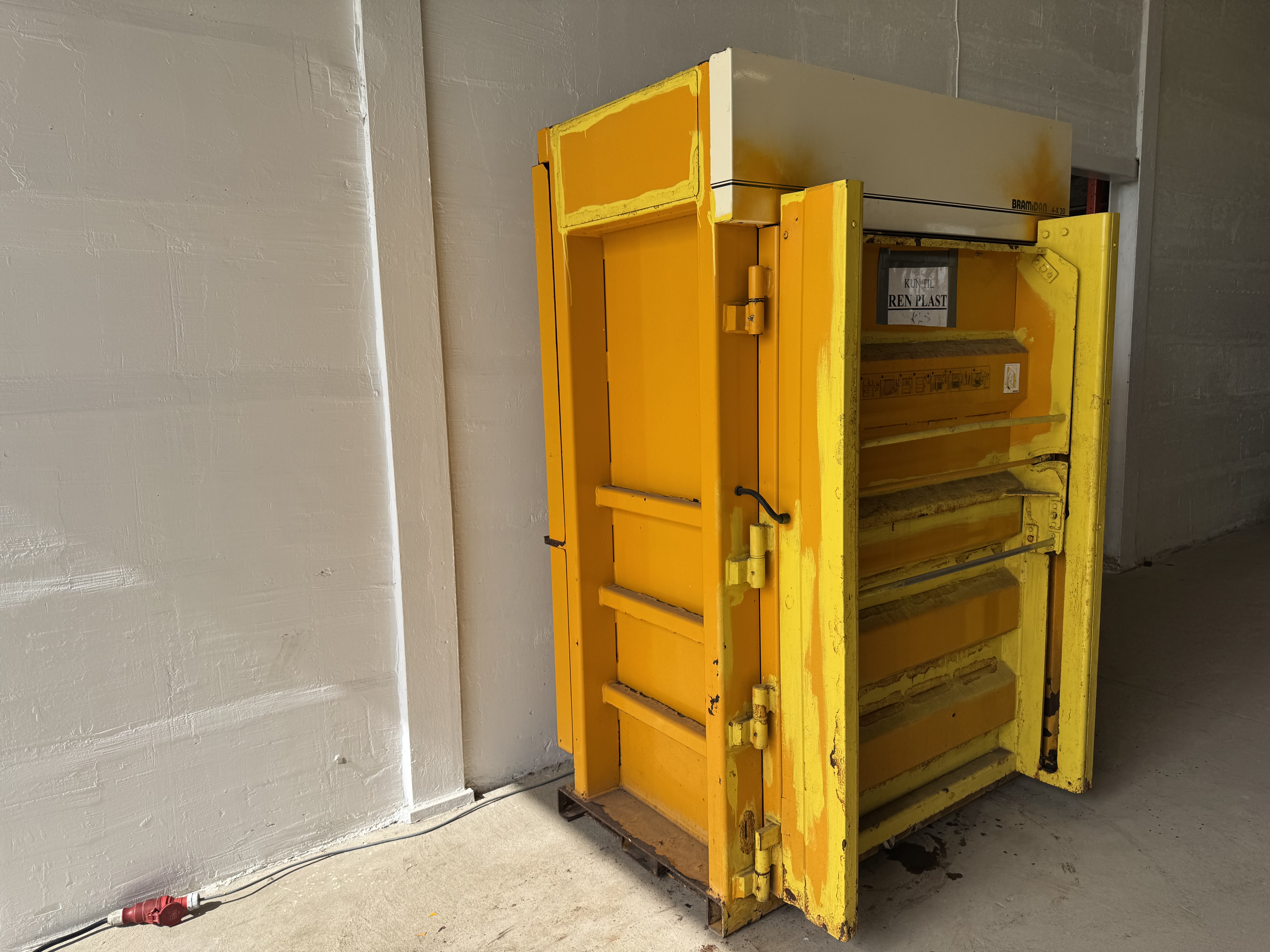Used Press Bramidan 4-x 30 #2881