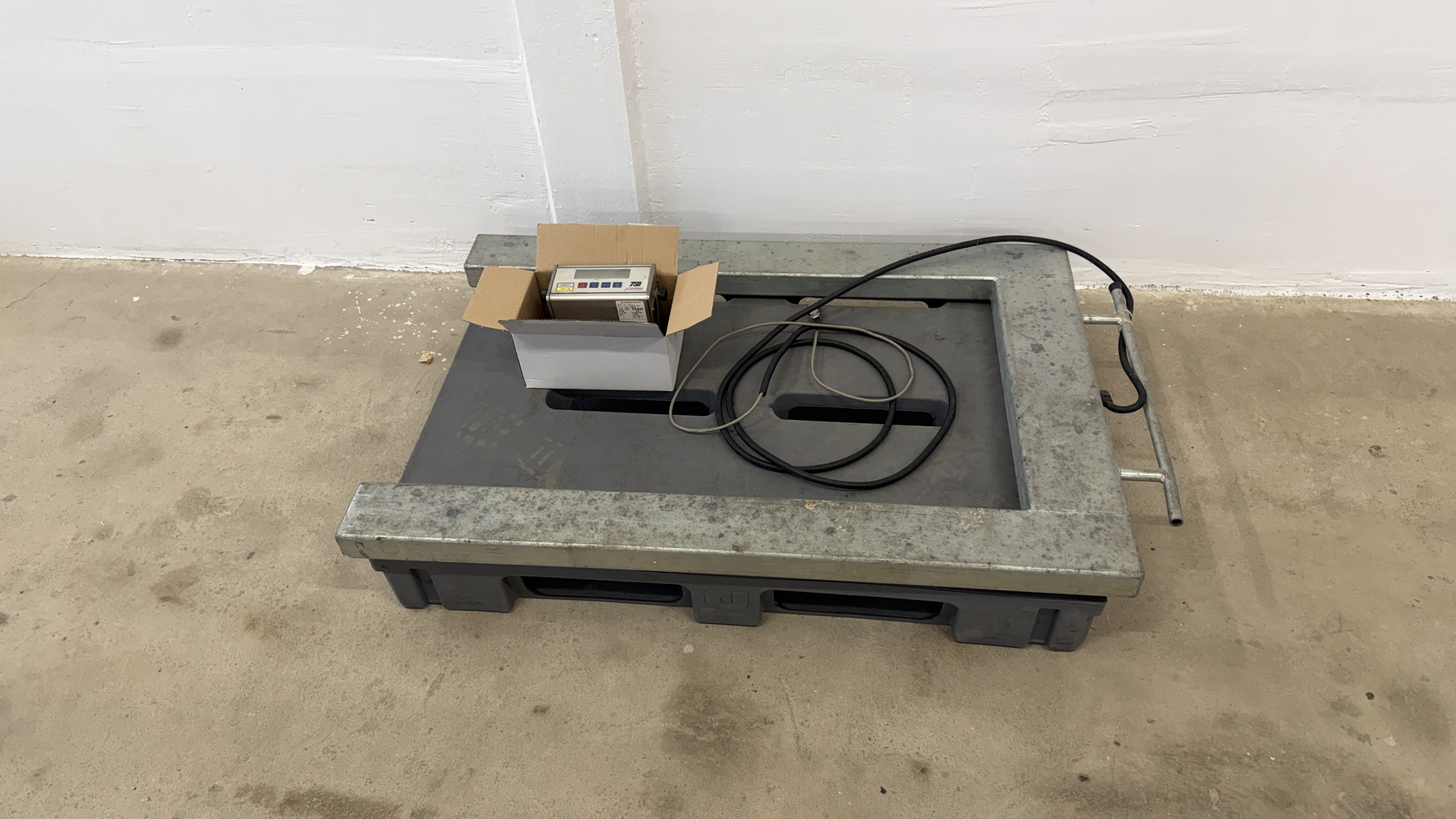 Used Pallvåg Cardinal 1500kg #2732