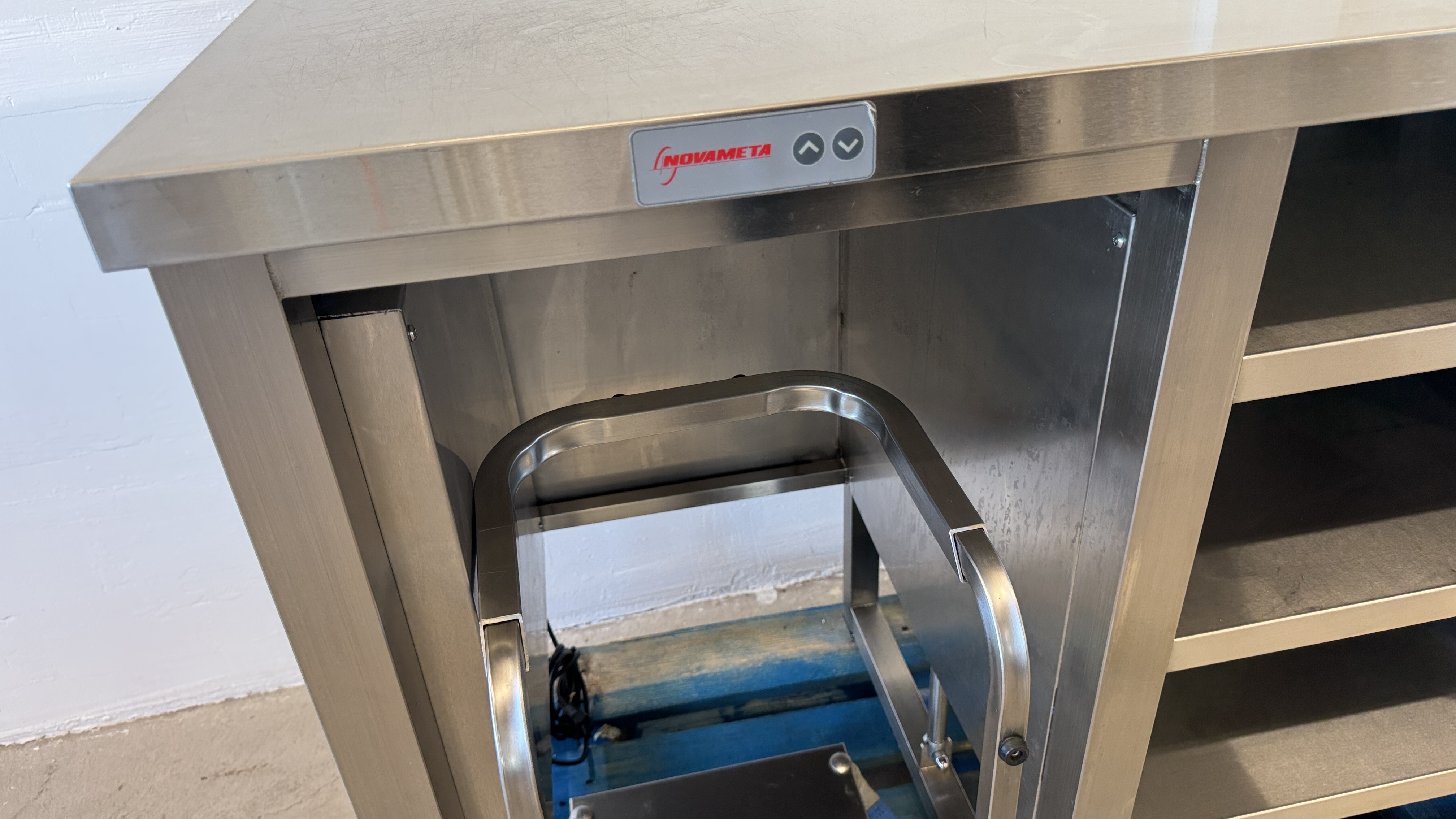 Used Höj och sänkbart bord 120x65cm ##2681