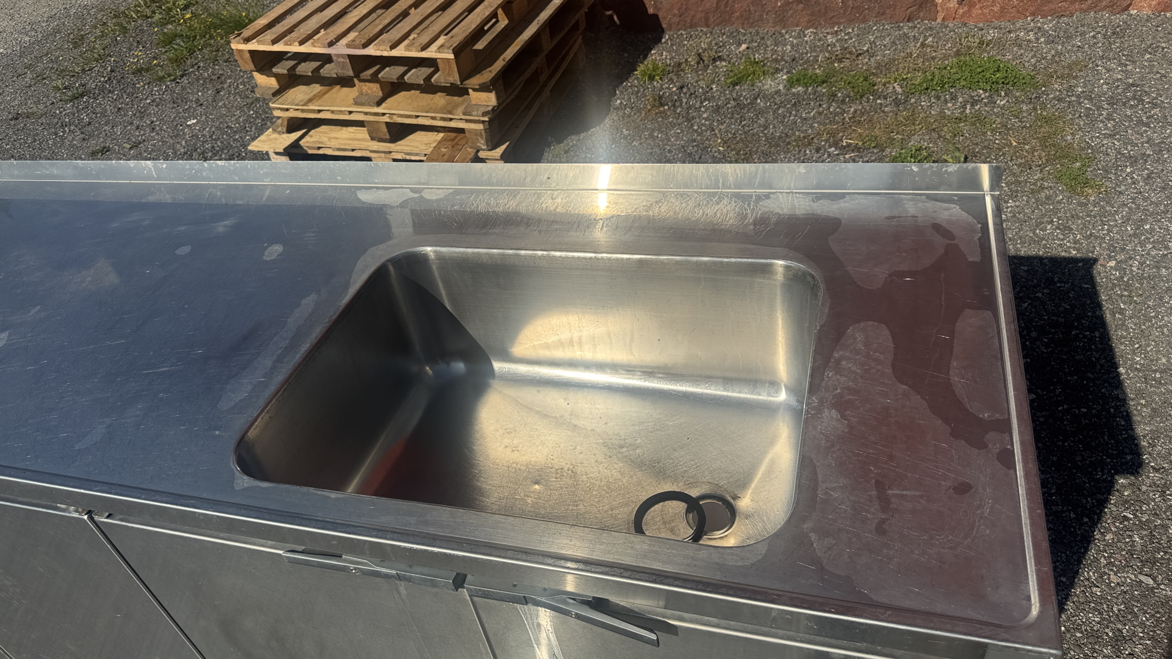 Used Diskbänk 230x76cm