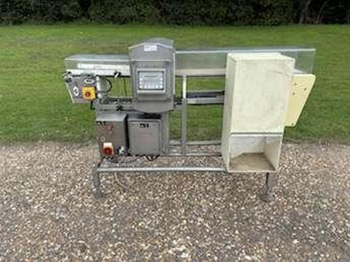 Used Used Safeline Metal Detector