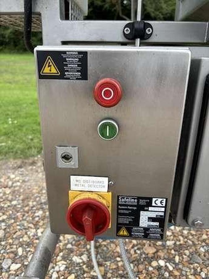 Used Used Safeline Metal Detector