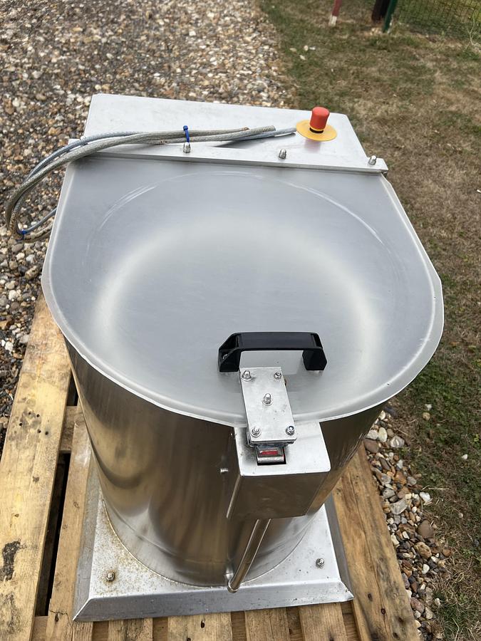 Used Salad basket Spinner