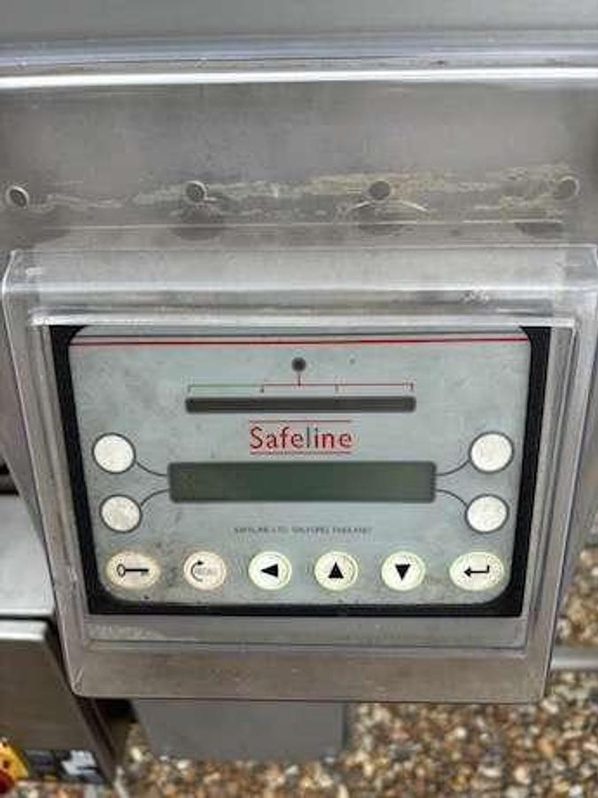 Used Used Safeline Metal Detector