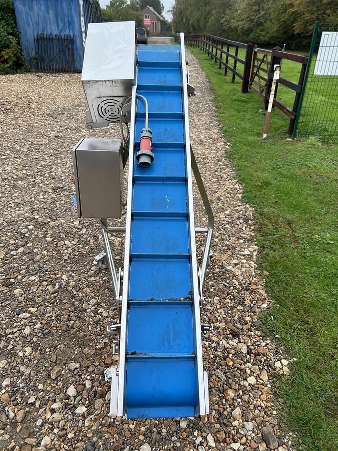 Used 2010 WB Swan neck elevator
