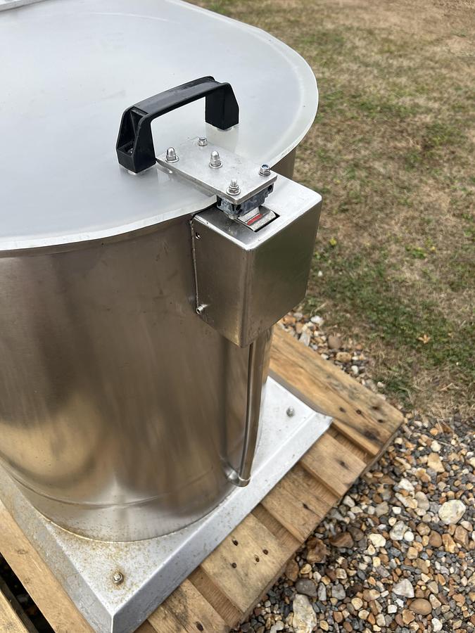 Used Salad basket Spinner