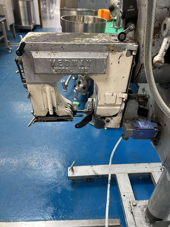 Used Used Medway Bag Stitcher