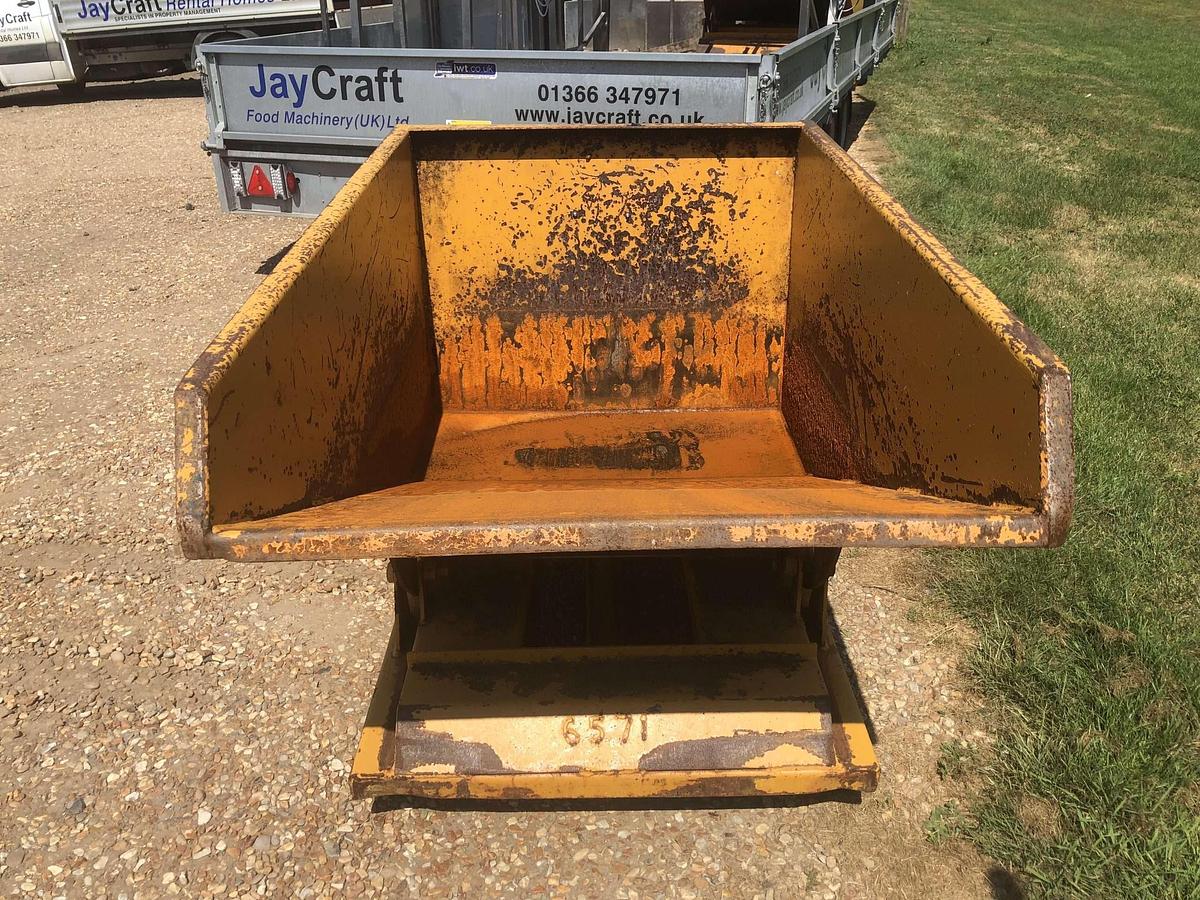 Used 1 Yard Tipping Skip