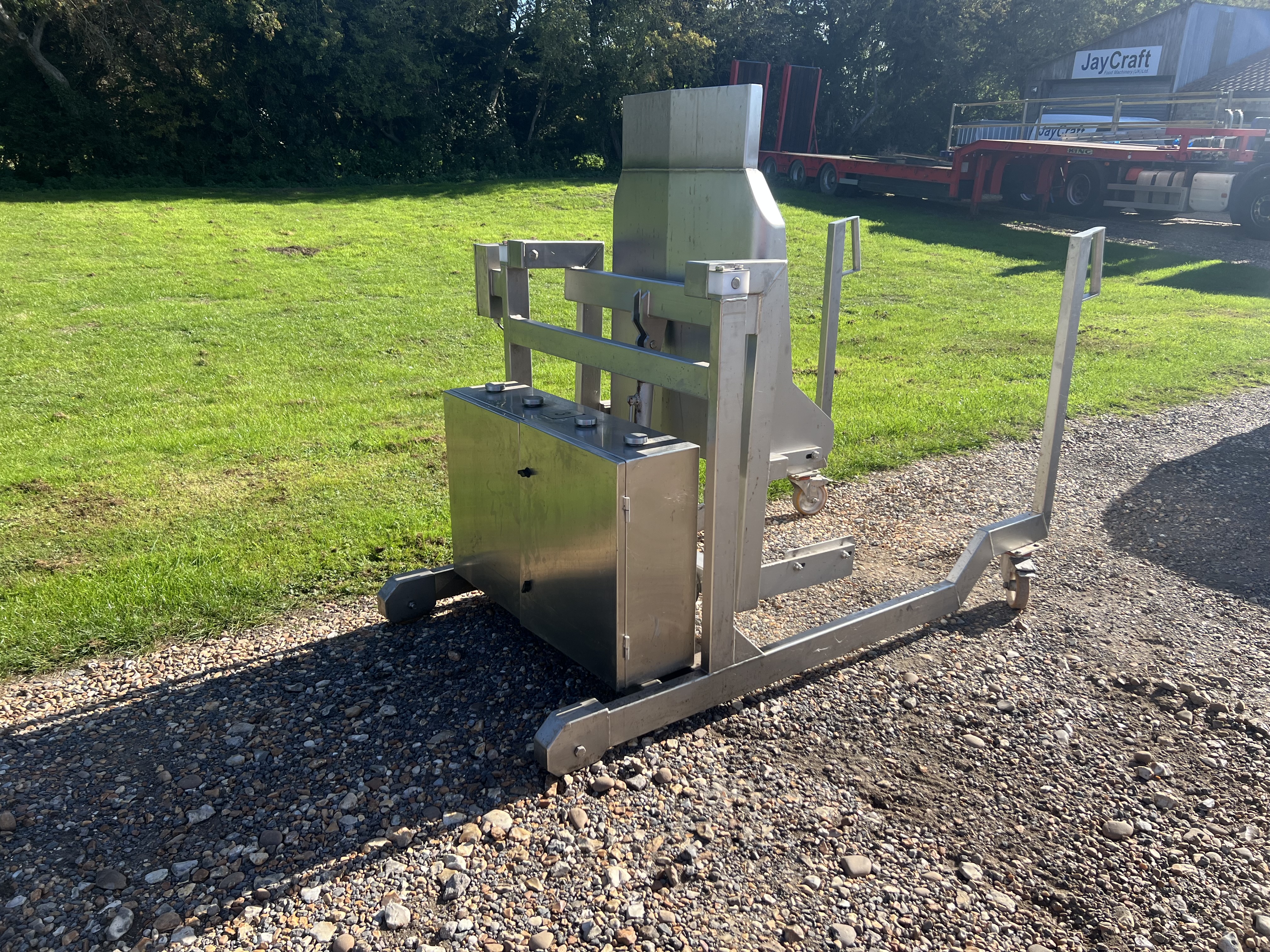 Used 2011 Syspal Tote bin tipper