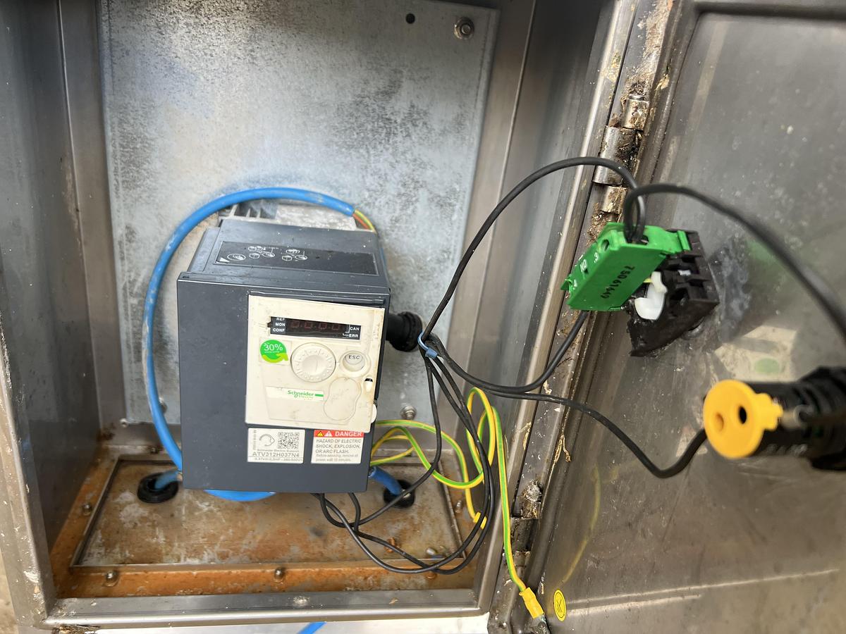 Used 2012 LAC Swan neck elevator