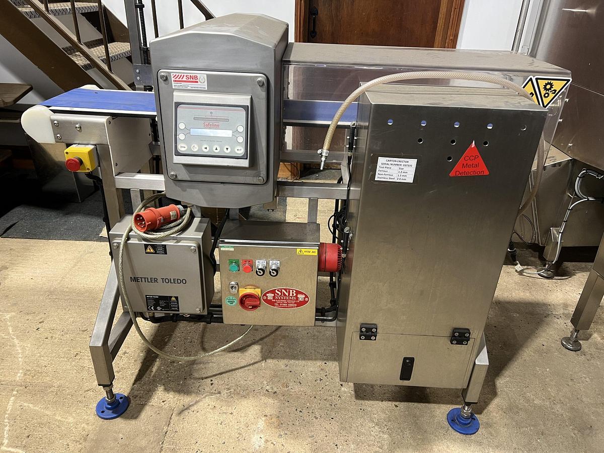 Used Used Safeline Metal Detector