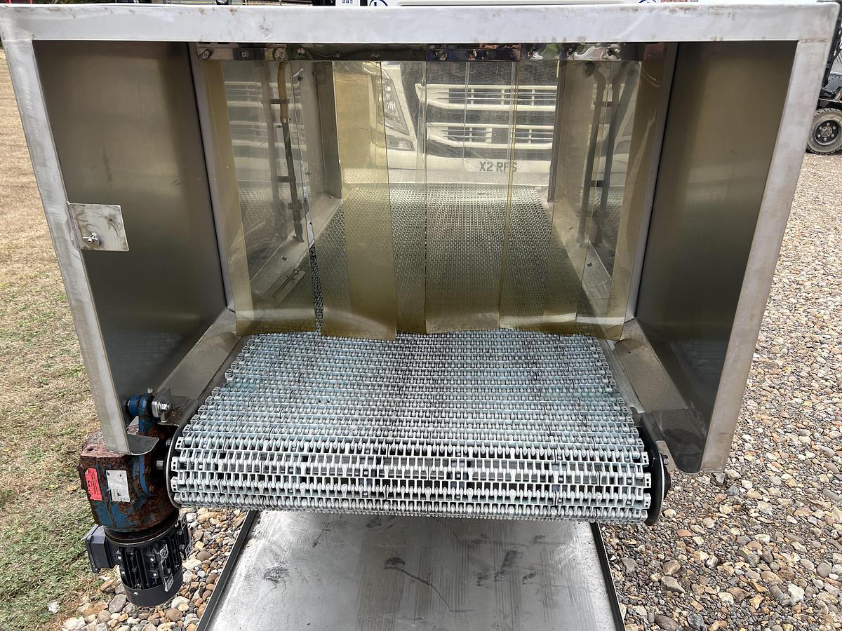Used 1995 Anglia Autoflow Sanitising tunnel