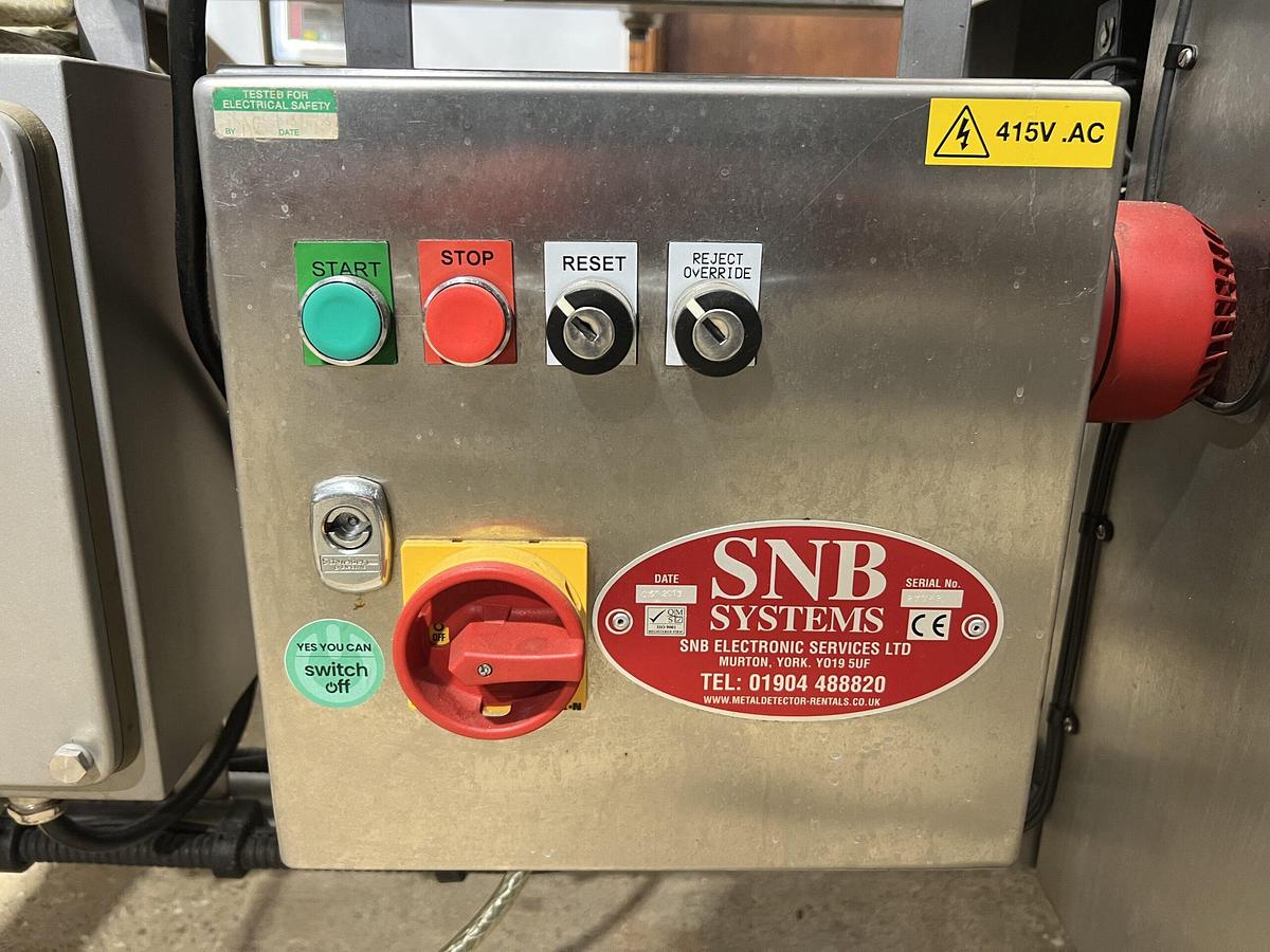 Used Used Safeline Metal Detector