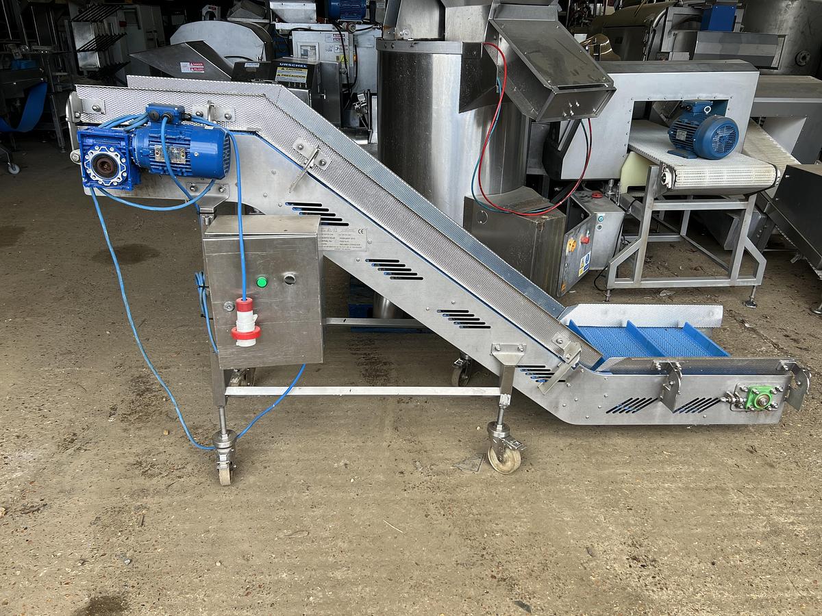 Used 2012 LAC Swan neck elevator