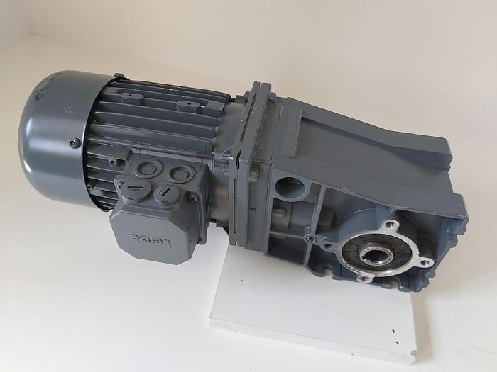 Winkelgetriebemotor mit Abtriebswelle, GKR04-2M HAR 071C42, 71,8 r/min, 69Nm, Lenze neu
