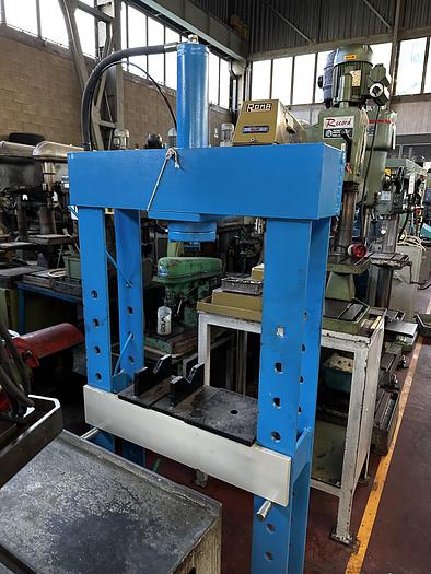 As new Pressa Idraulica OMCN 156/IP